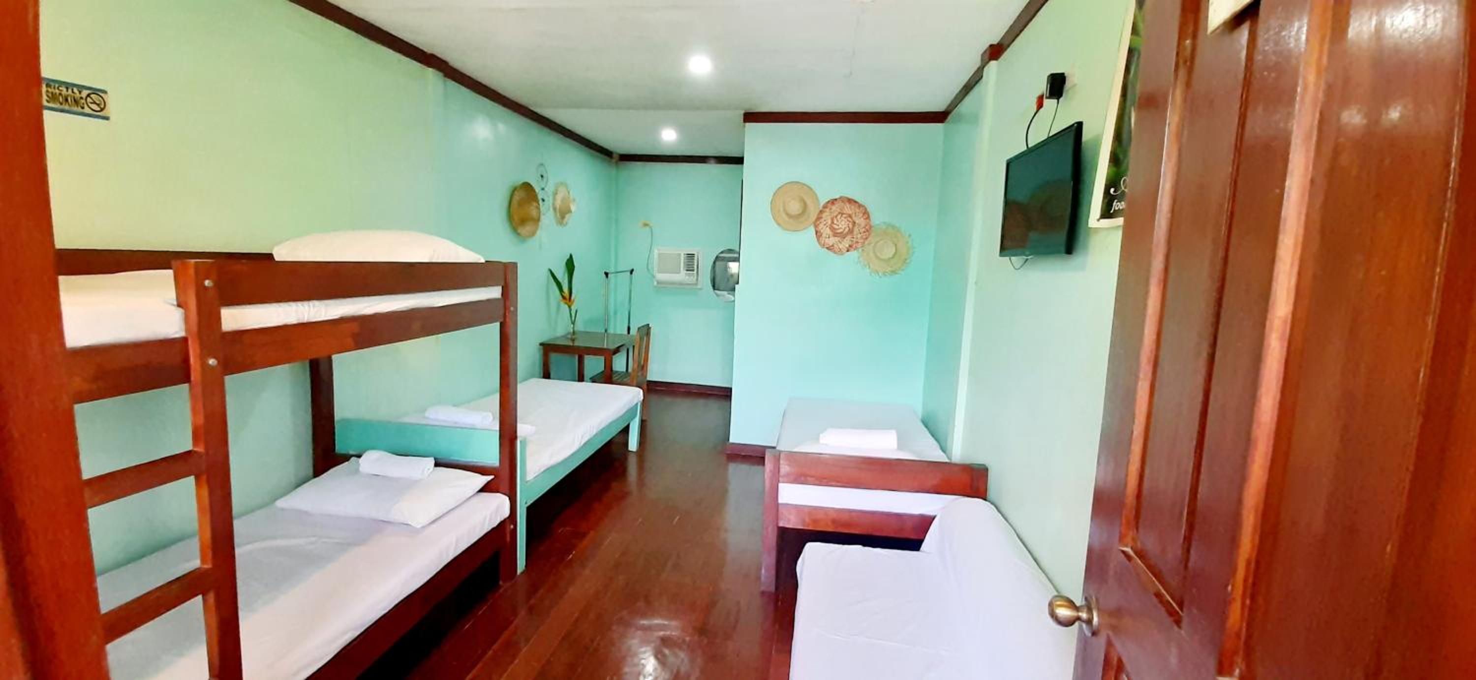 Quadruple Room photo 2