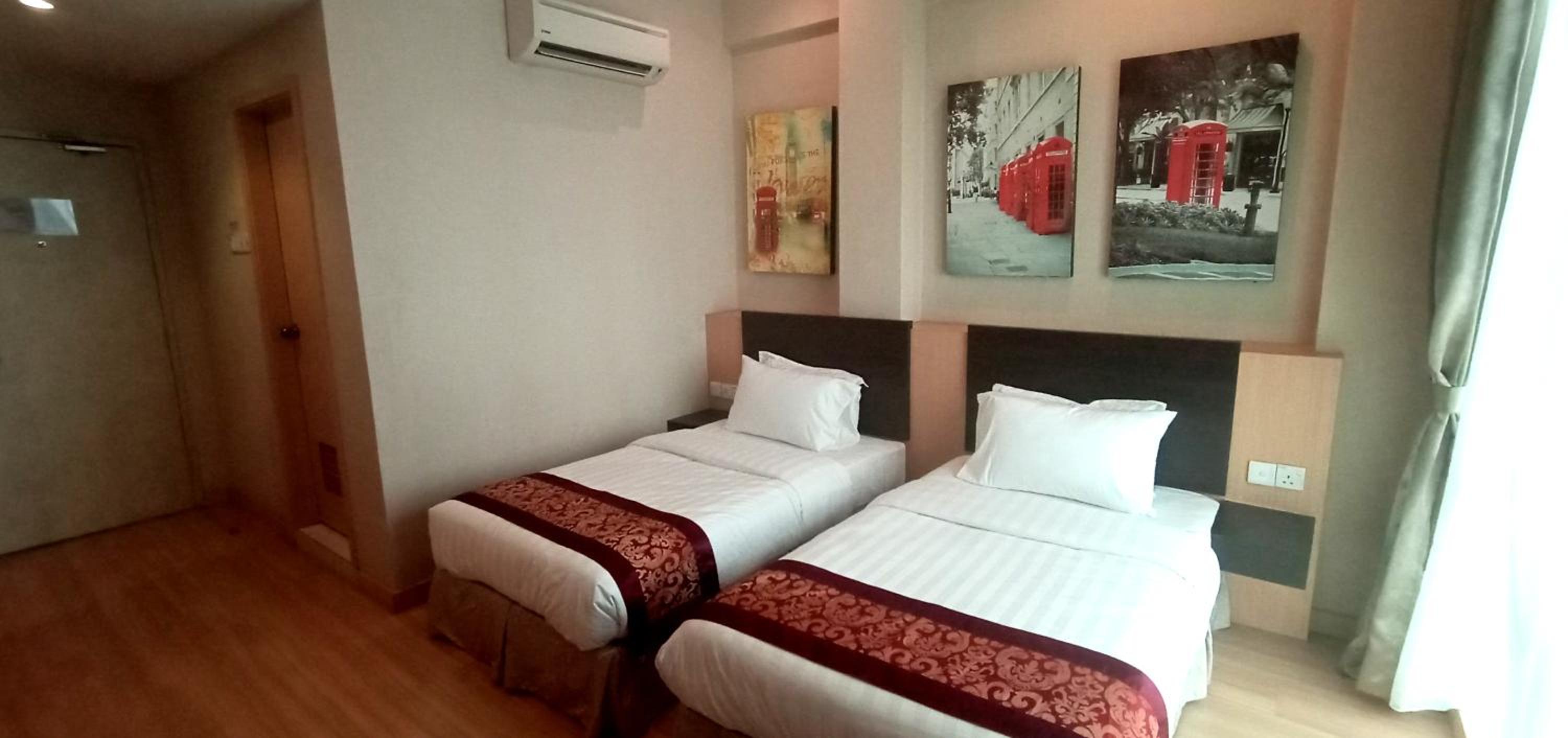 Deluxe Twin Room - Photo 2