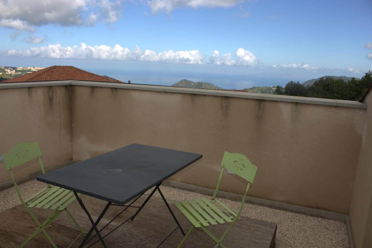 Double Room with Balcony and Sea View photo 1