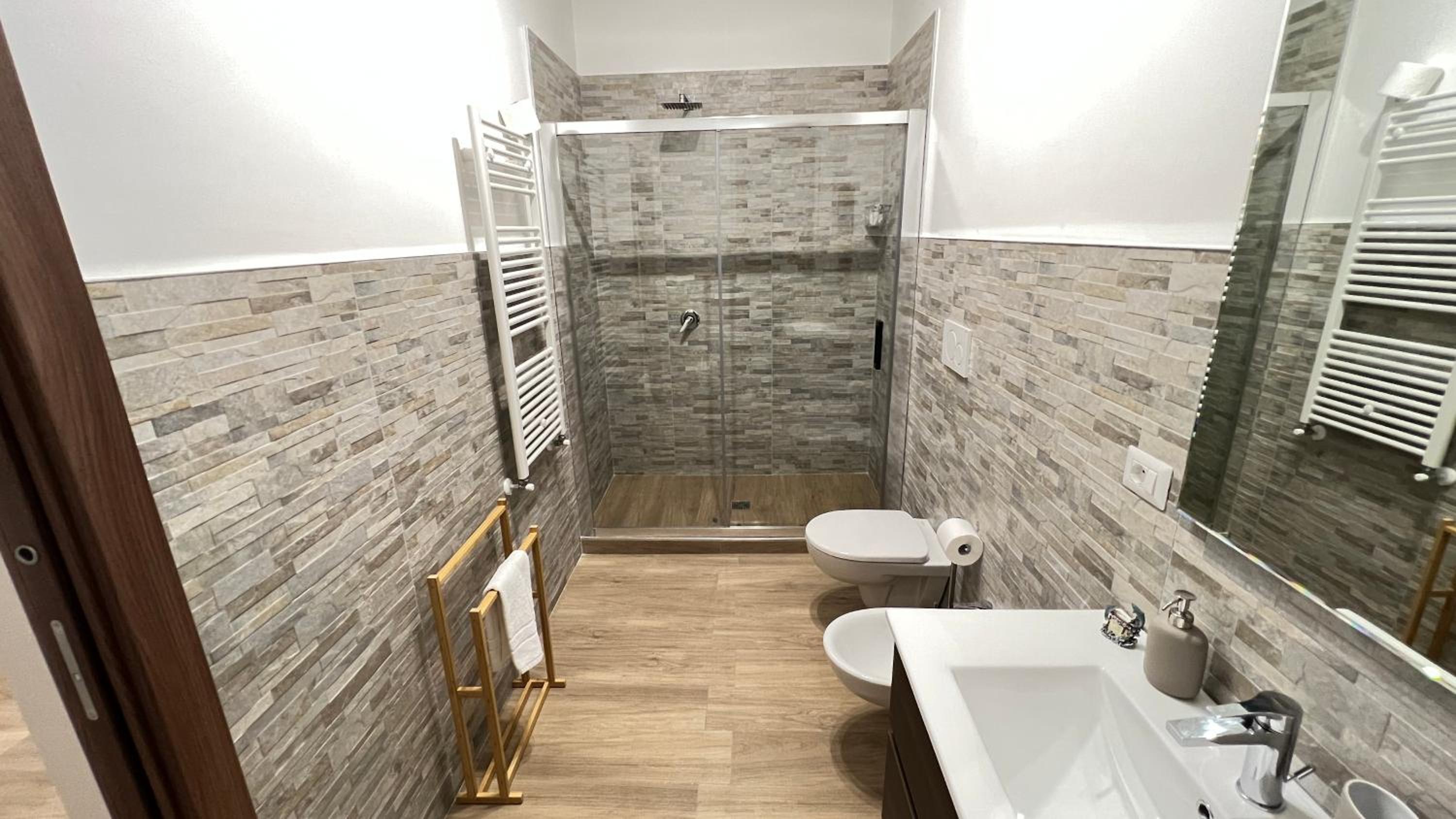 Family Room with Private Bathroom photo 2