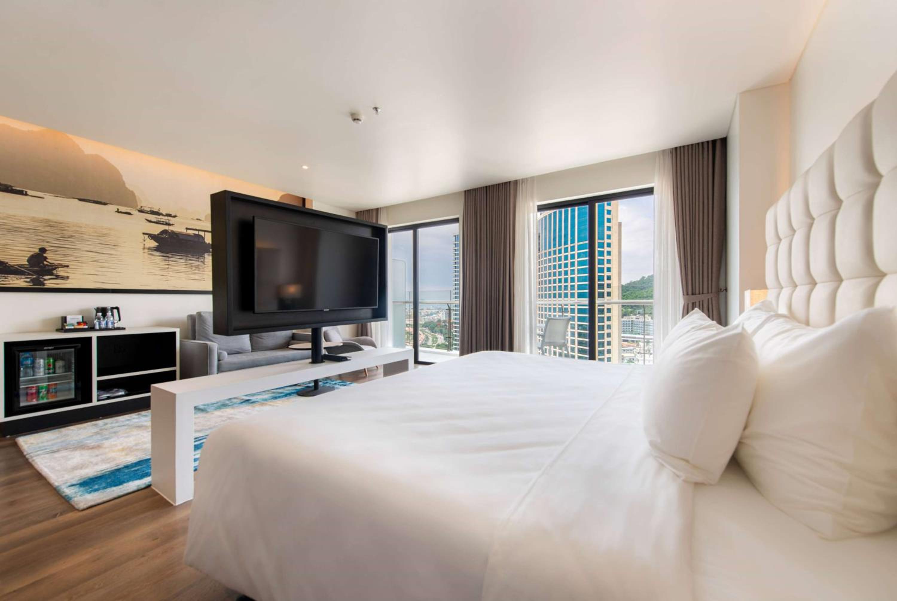 Junior Suite - Non-Smoking photo 3