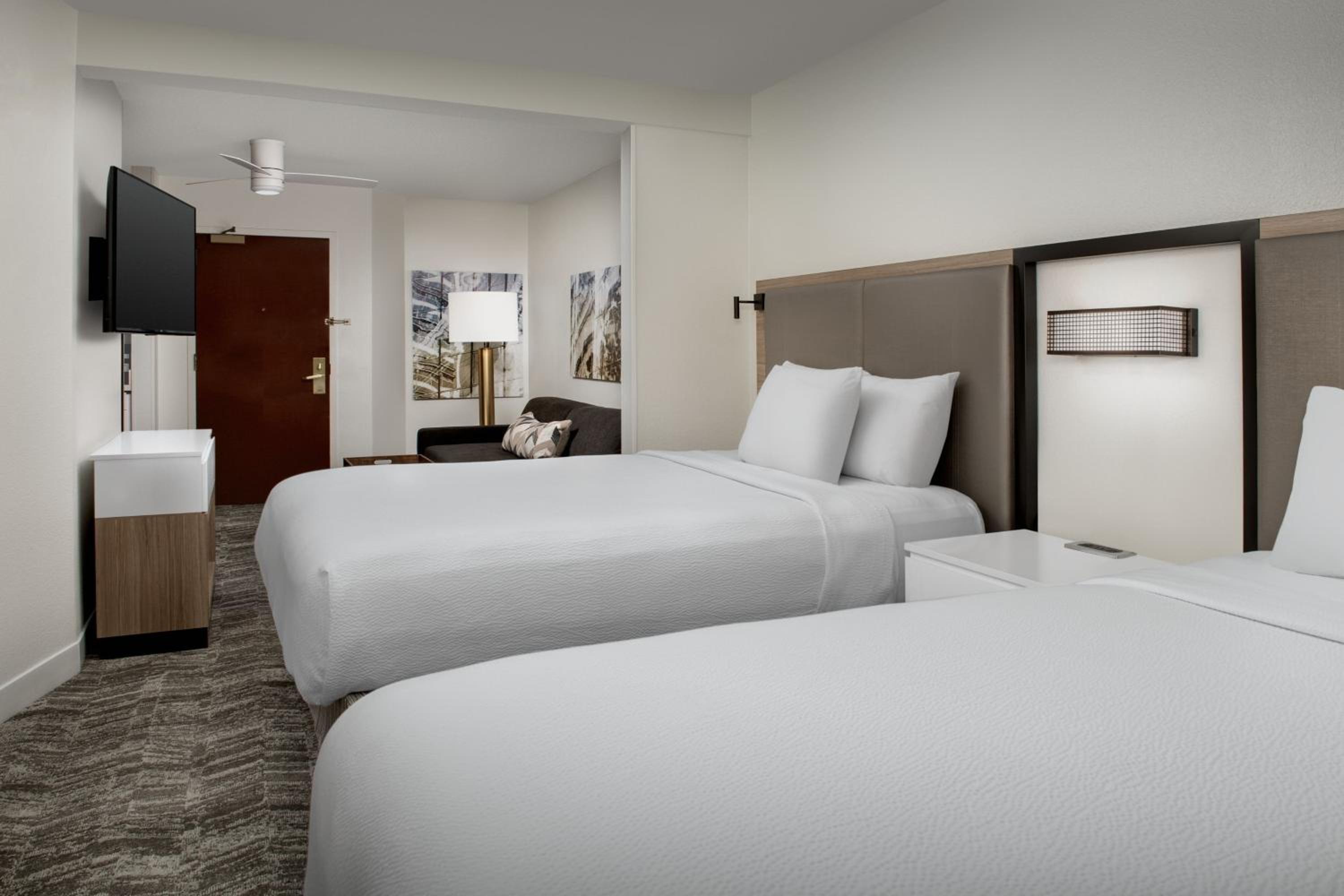 Double Suite with Sofa Bed - Photo 5