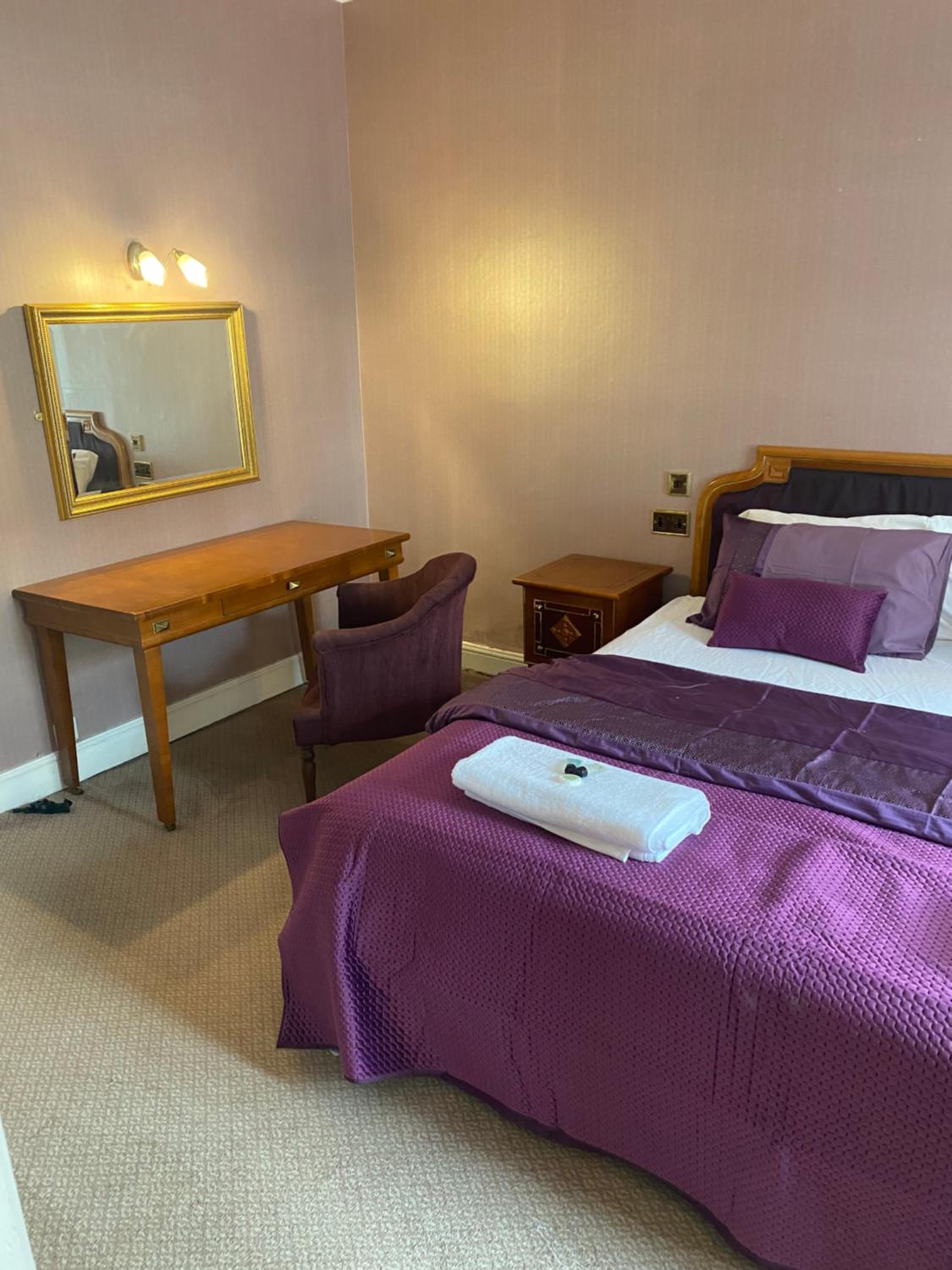 Deluxe King Suite - Photo 1