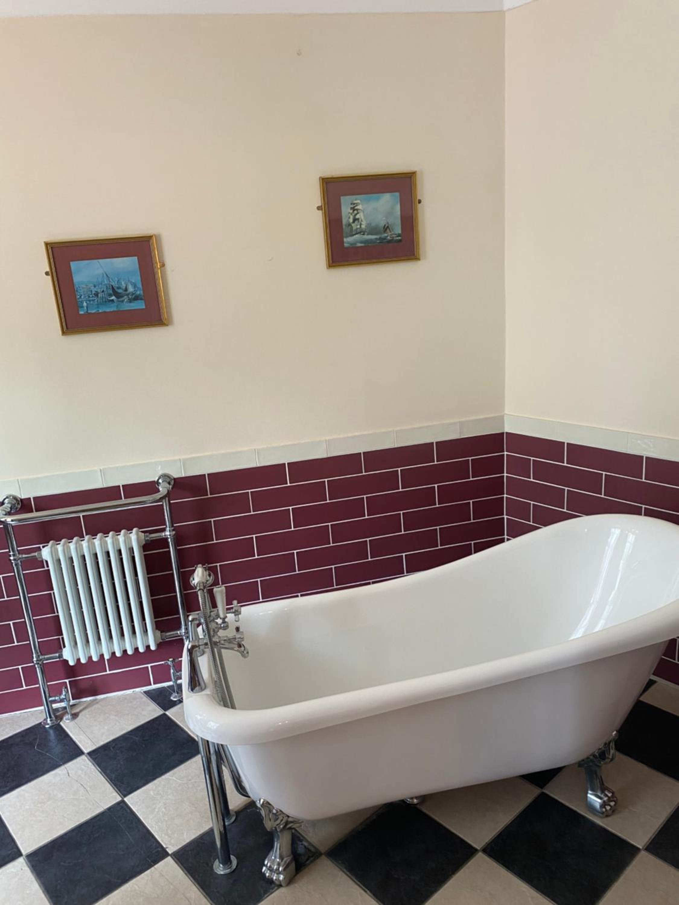 Deluxe King Suite - Photo 2