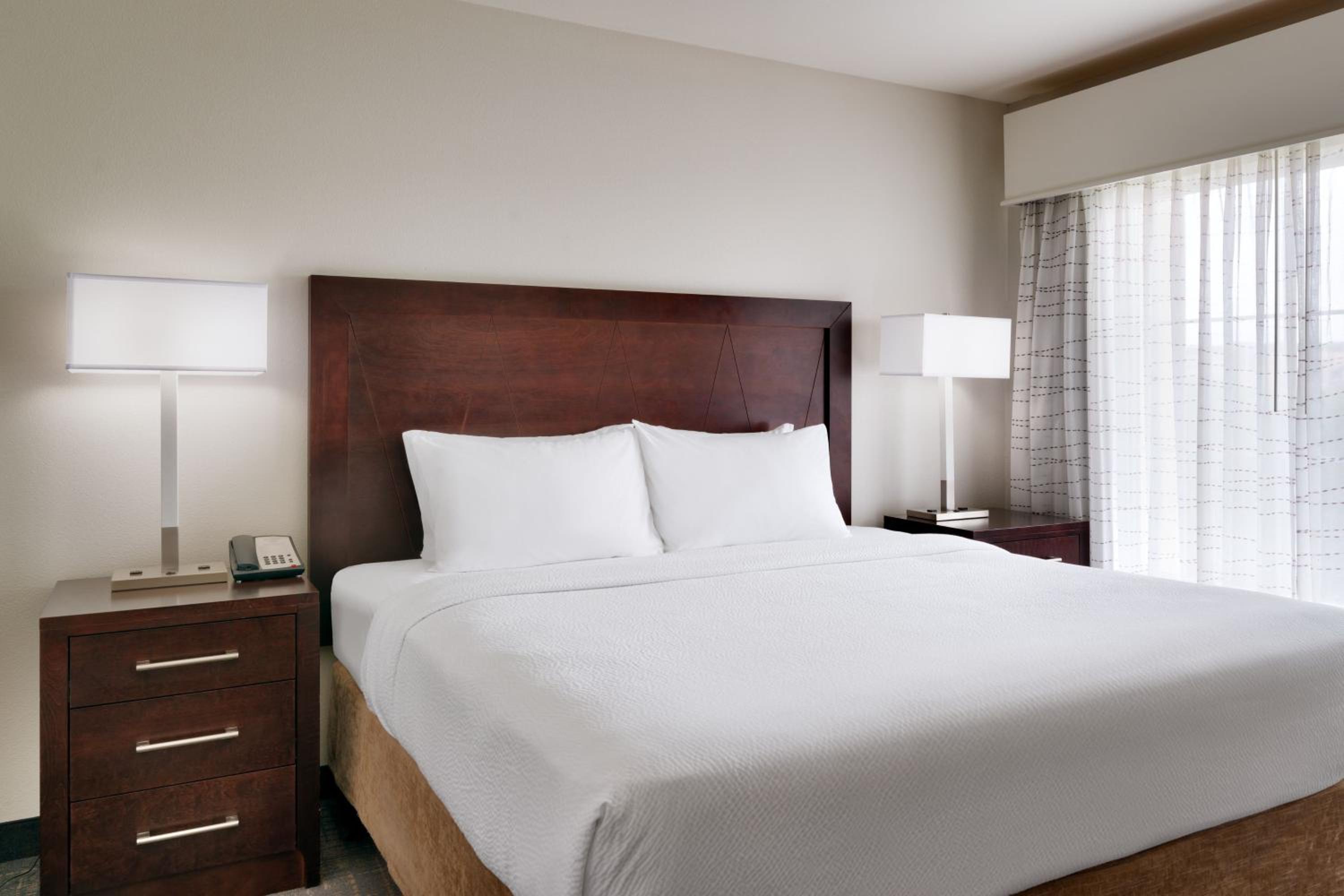 One-Bedroom King Suite - Photo 8
