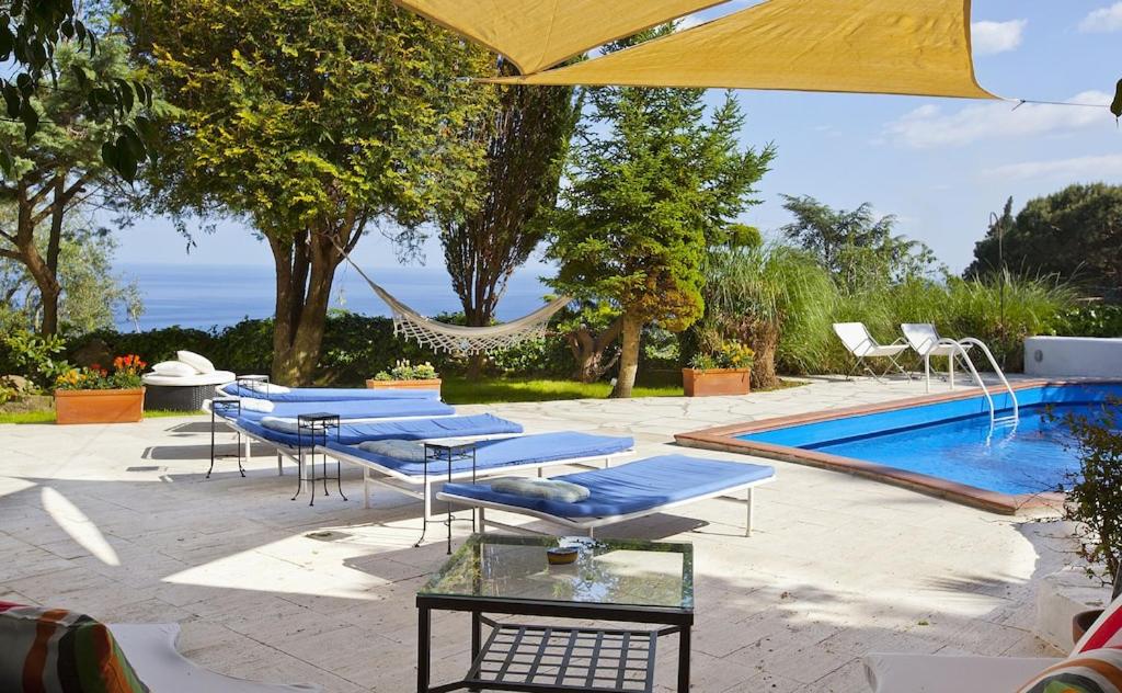 Villa photo 2