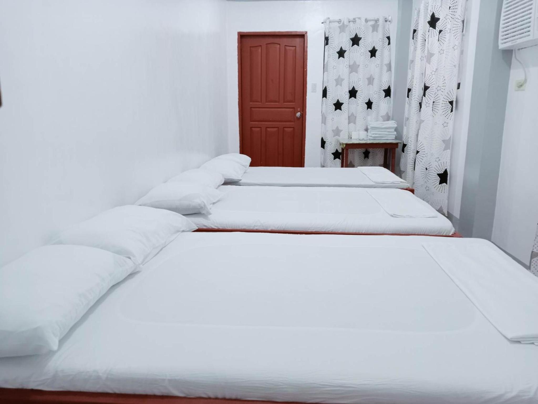 Family Room with Private Bathroom - Photo 6
