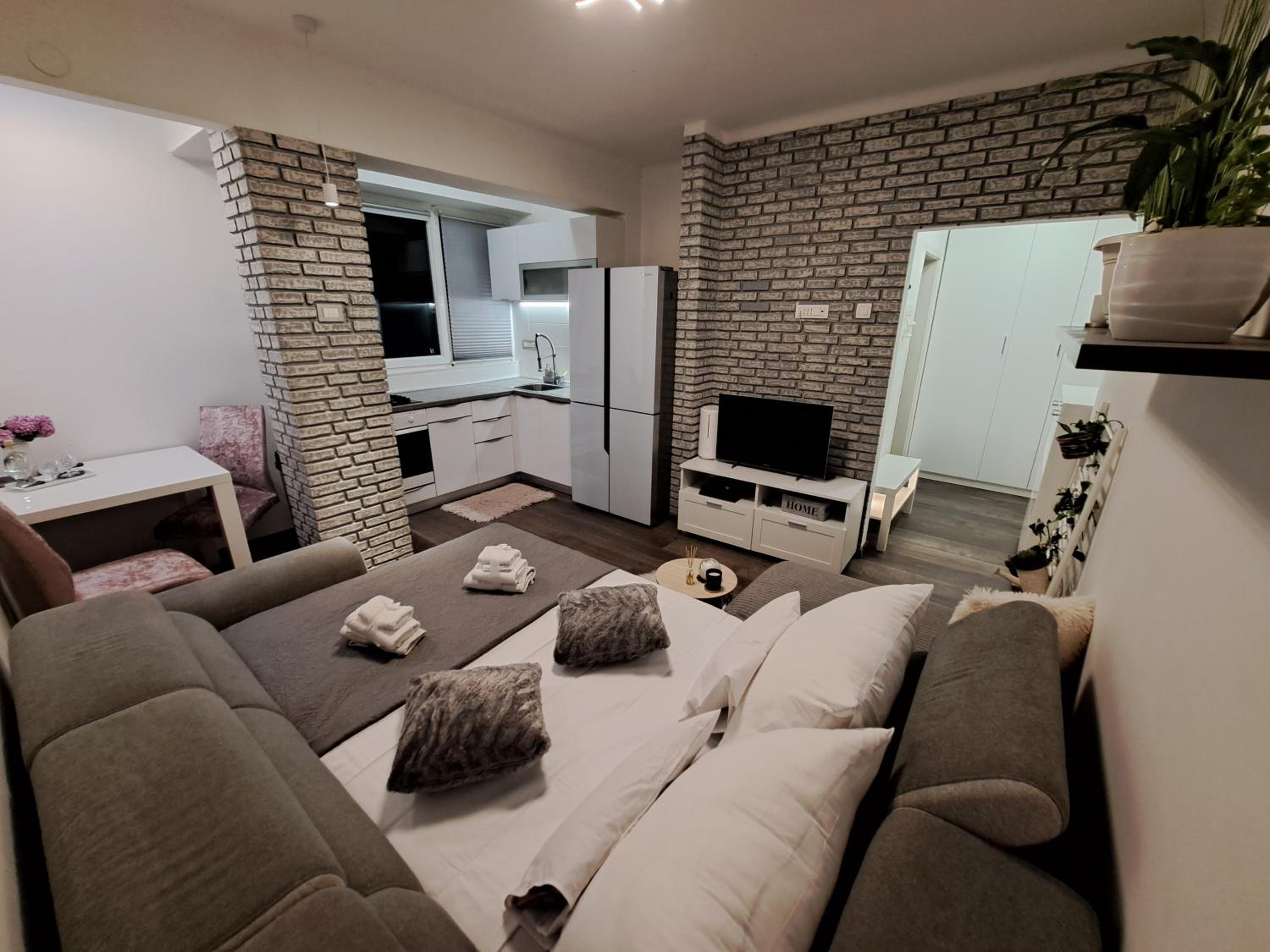 Studio Apartment photo 1
