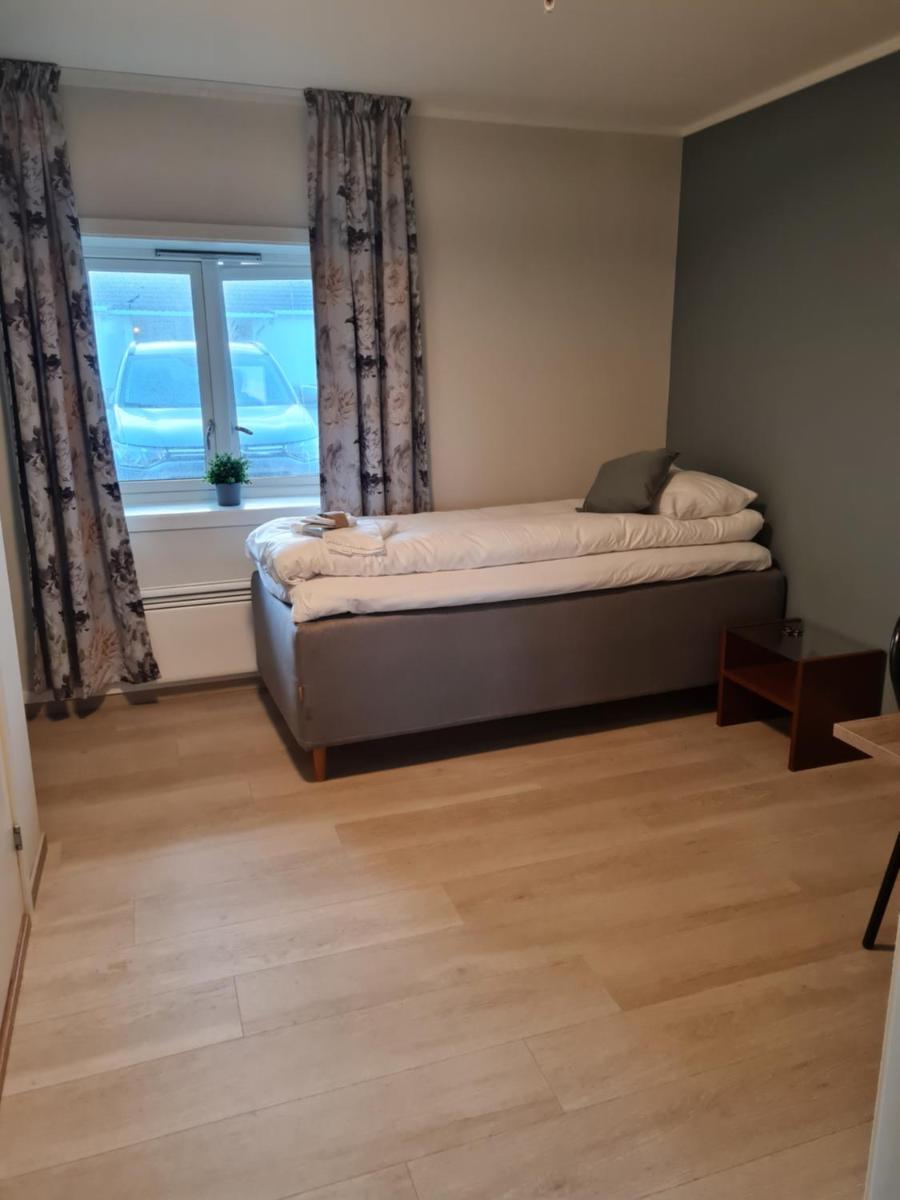 Single Room with Bathroom photo 2