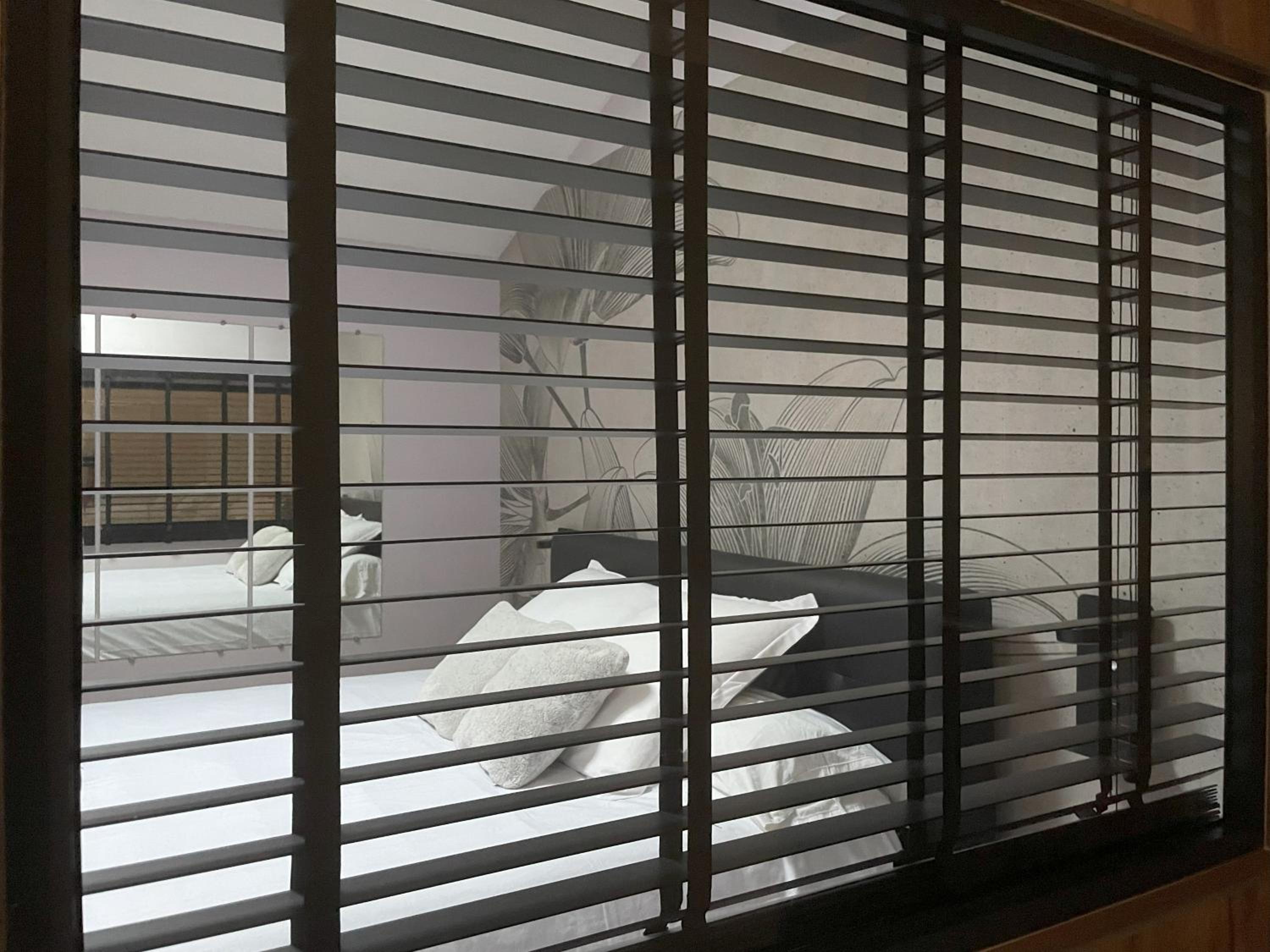 Suite - Photo 14