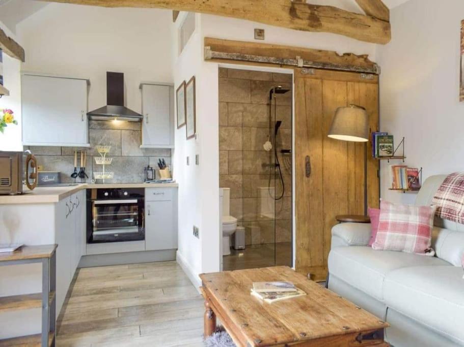 One-Bedroom House photo 1