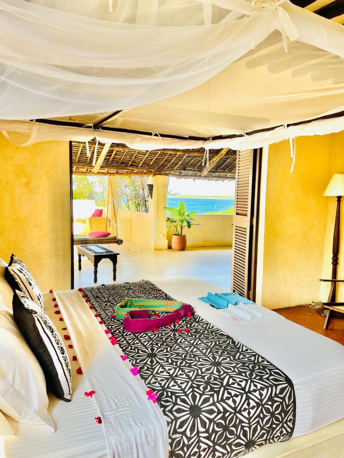 Superior Suite with Sea View - Photo 1