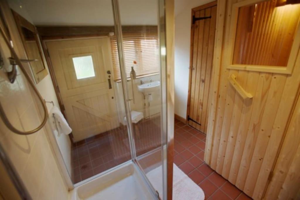 Three-Bedroom House photo 3