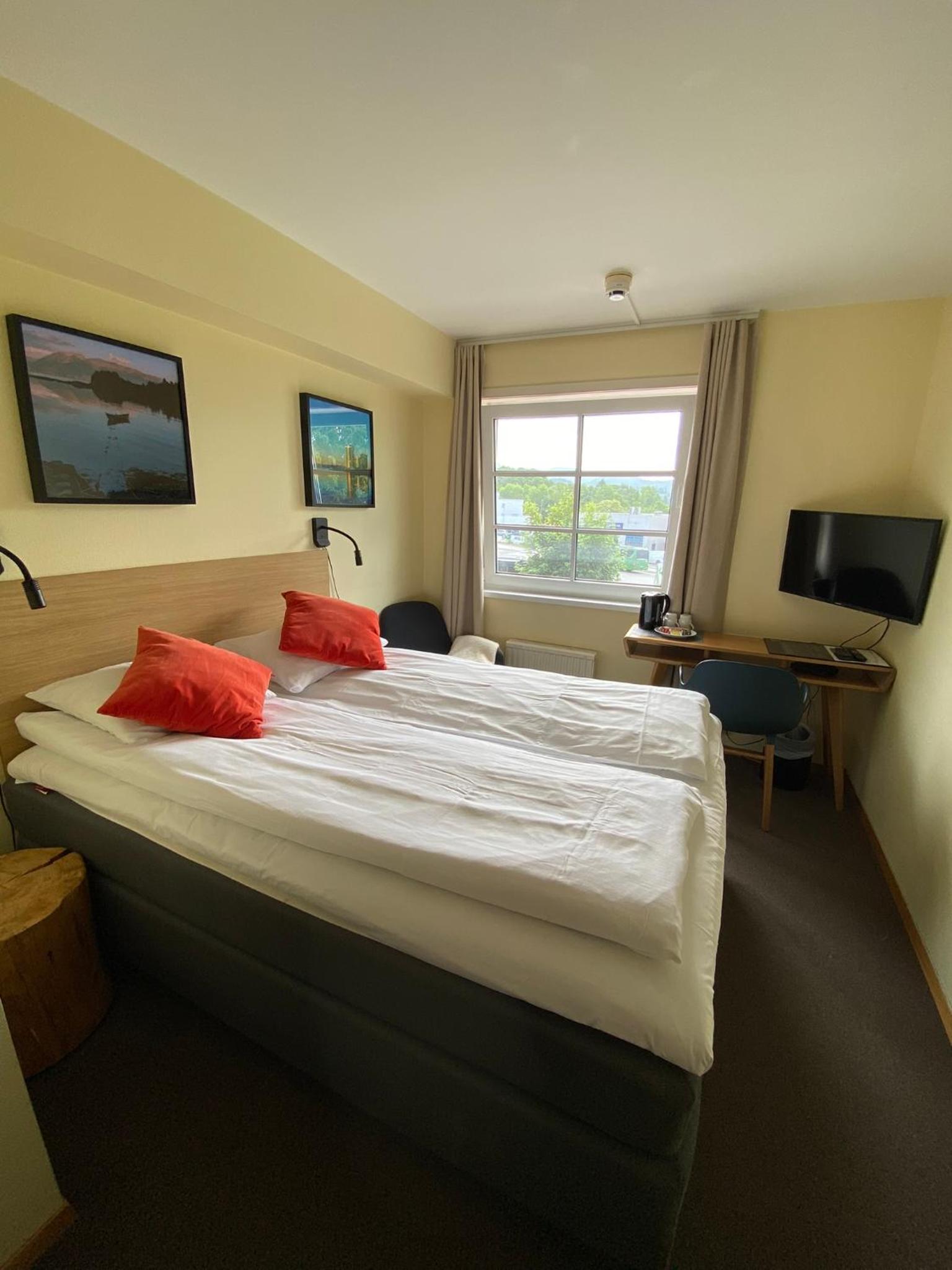 Budget Double Room photo 3