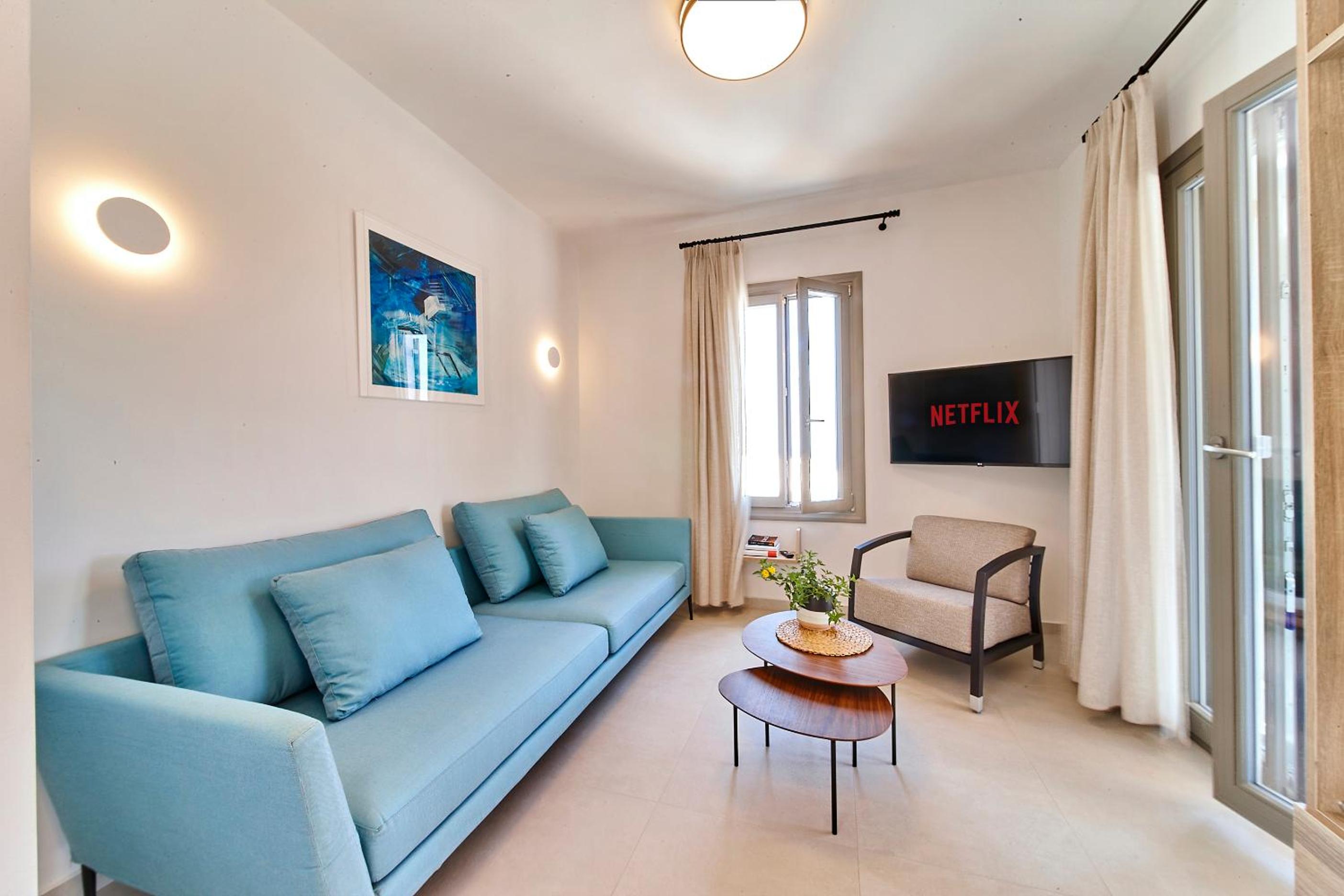 Artemonas Residence