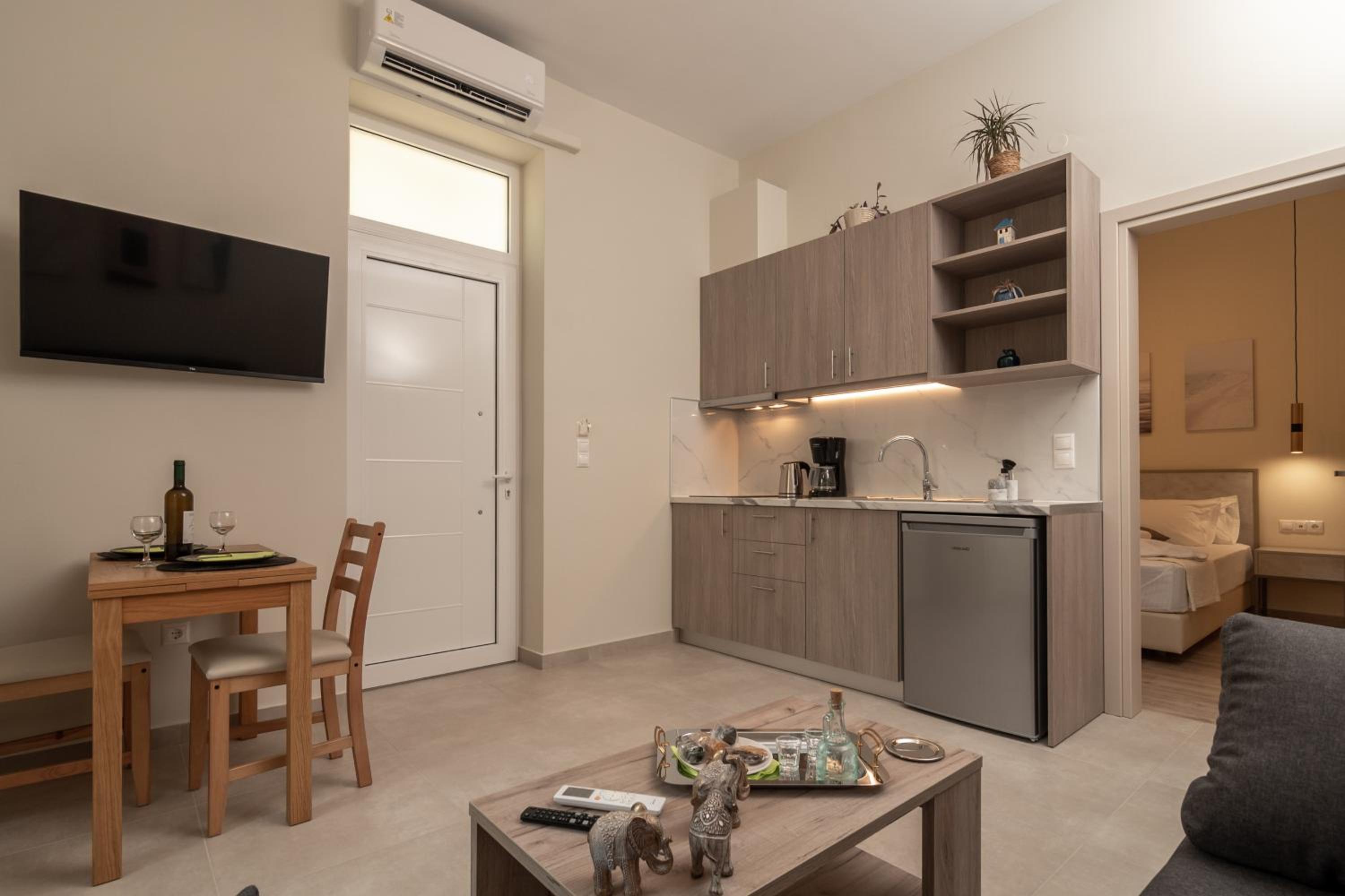 One-Bedroom Apartment photo 3