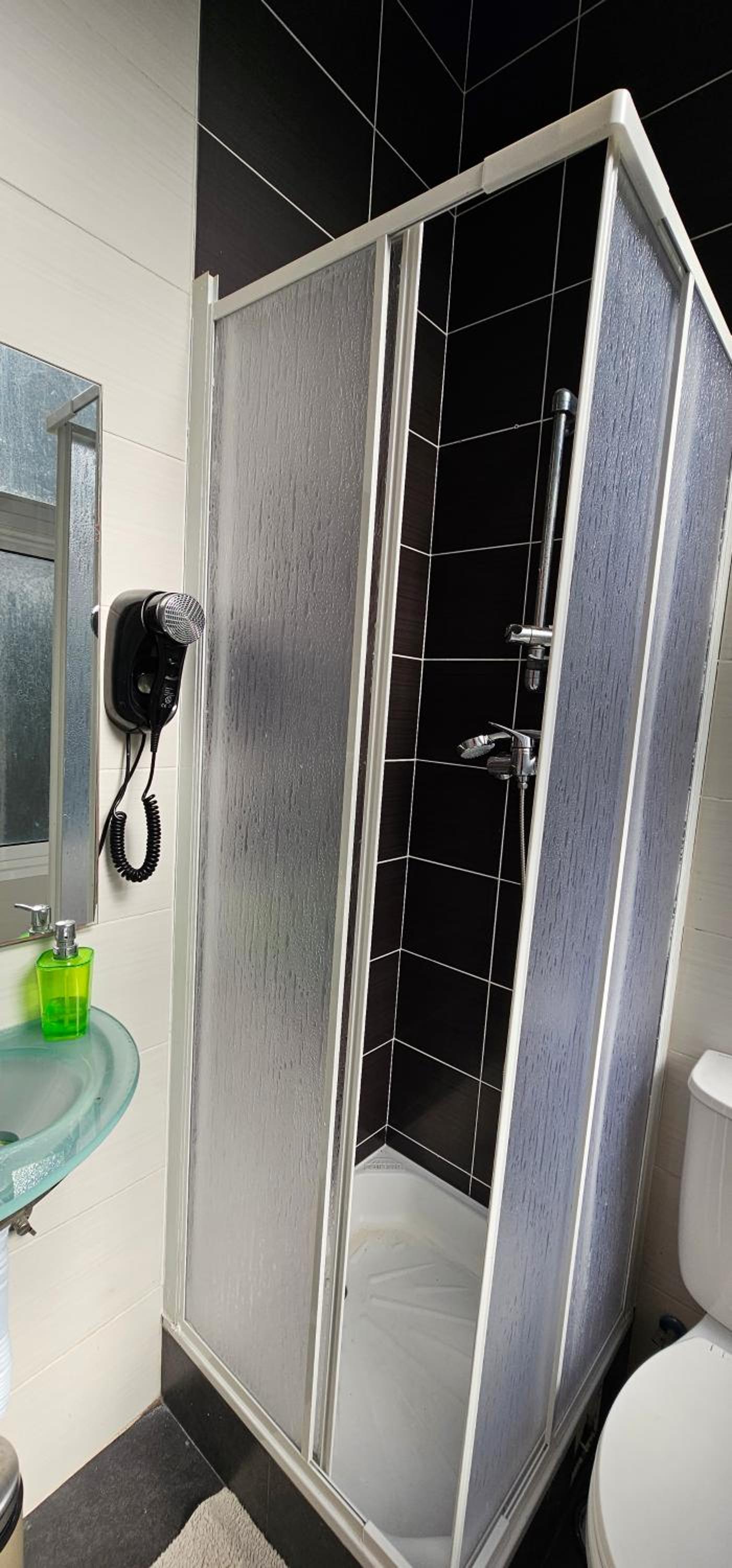 Budget Double Room - Photo 40