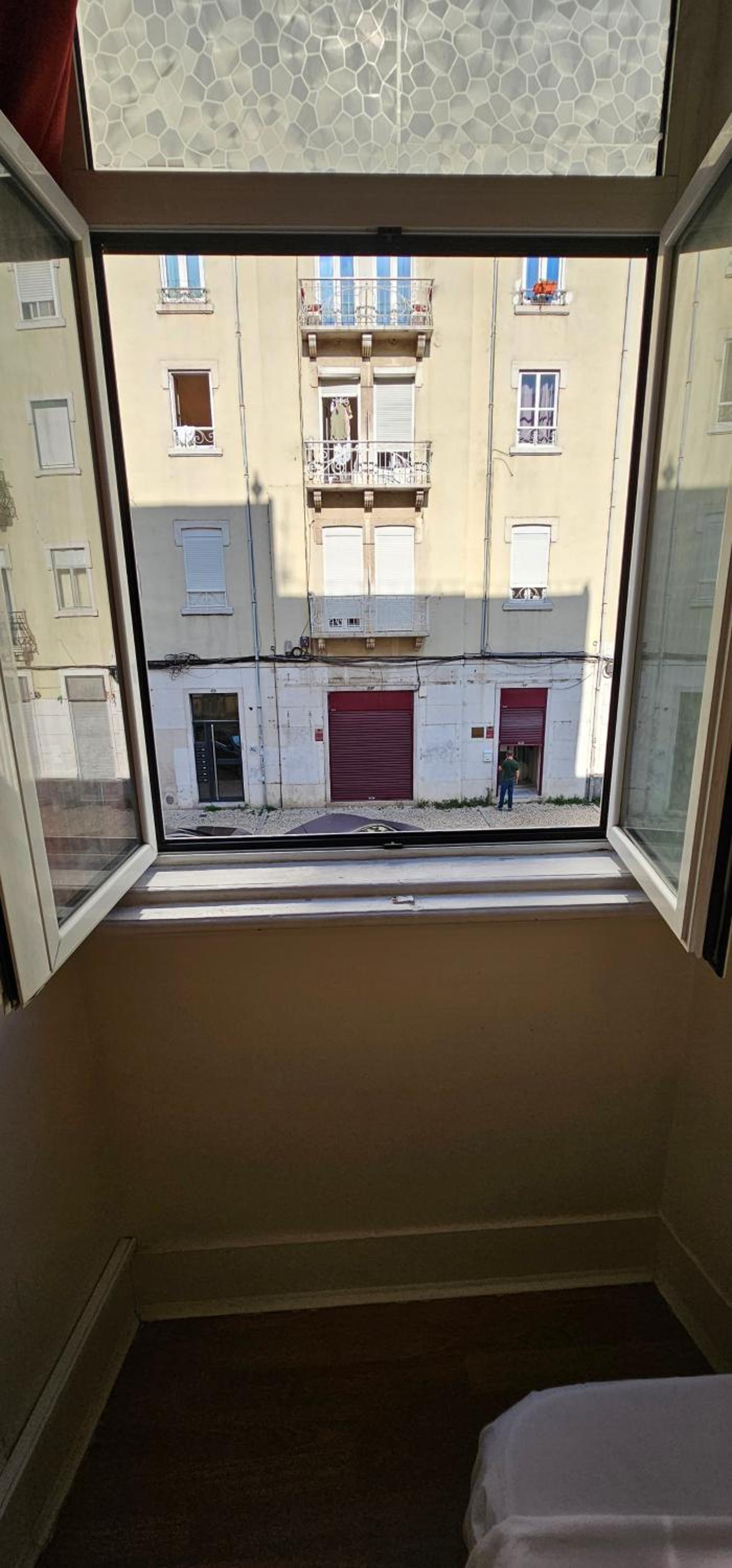 Budget Double Room - Photo 32