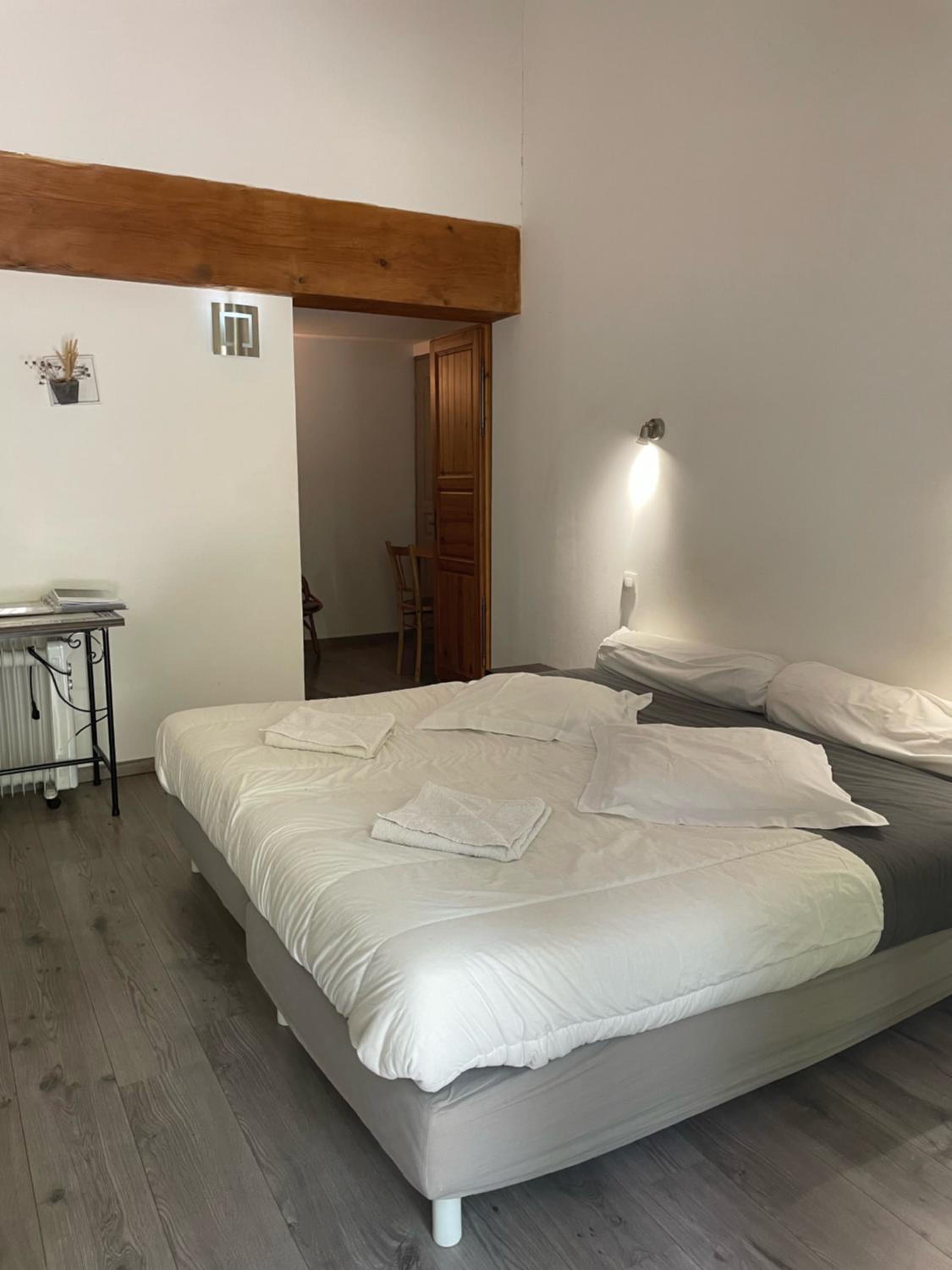 Double Room - Photo 3