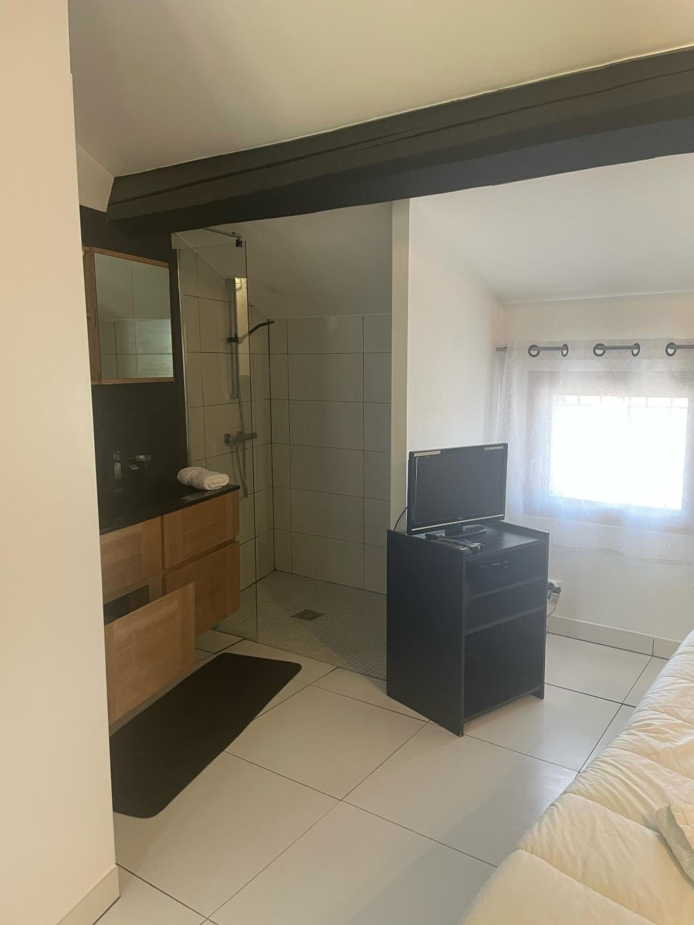 Double Room - Photo 2