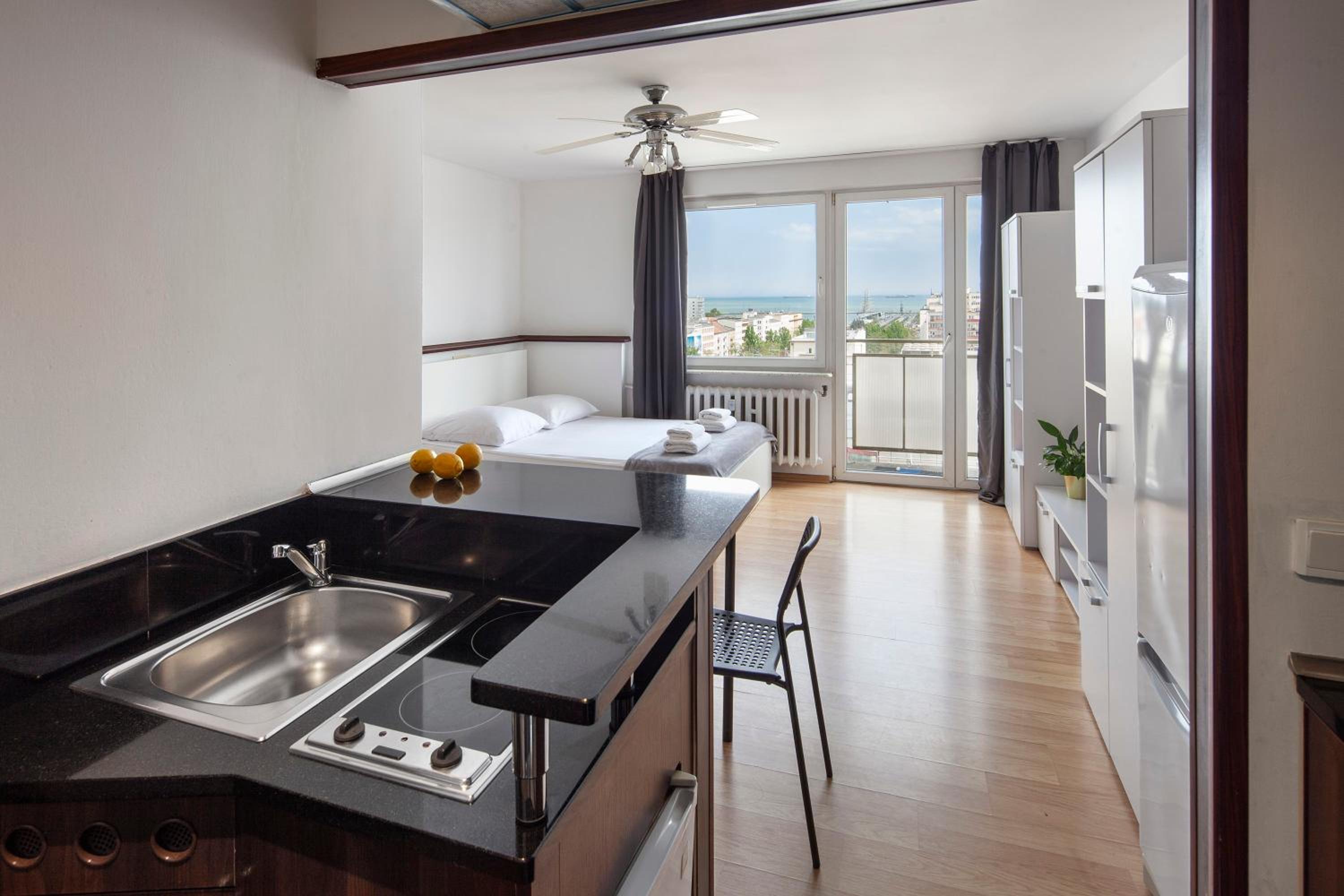 Apartment with Sea View - Photo 12
