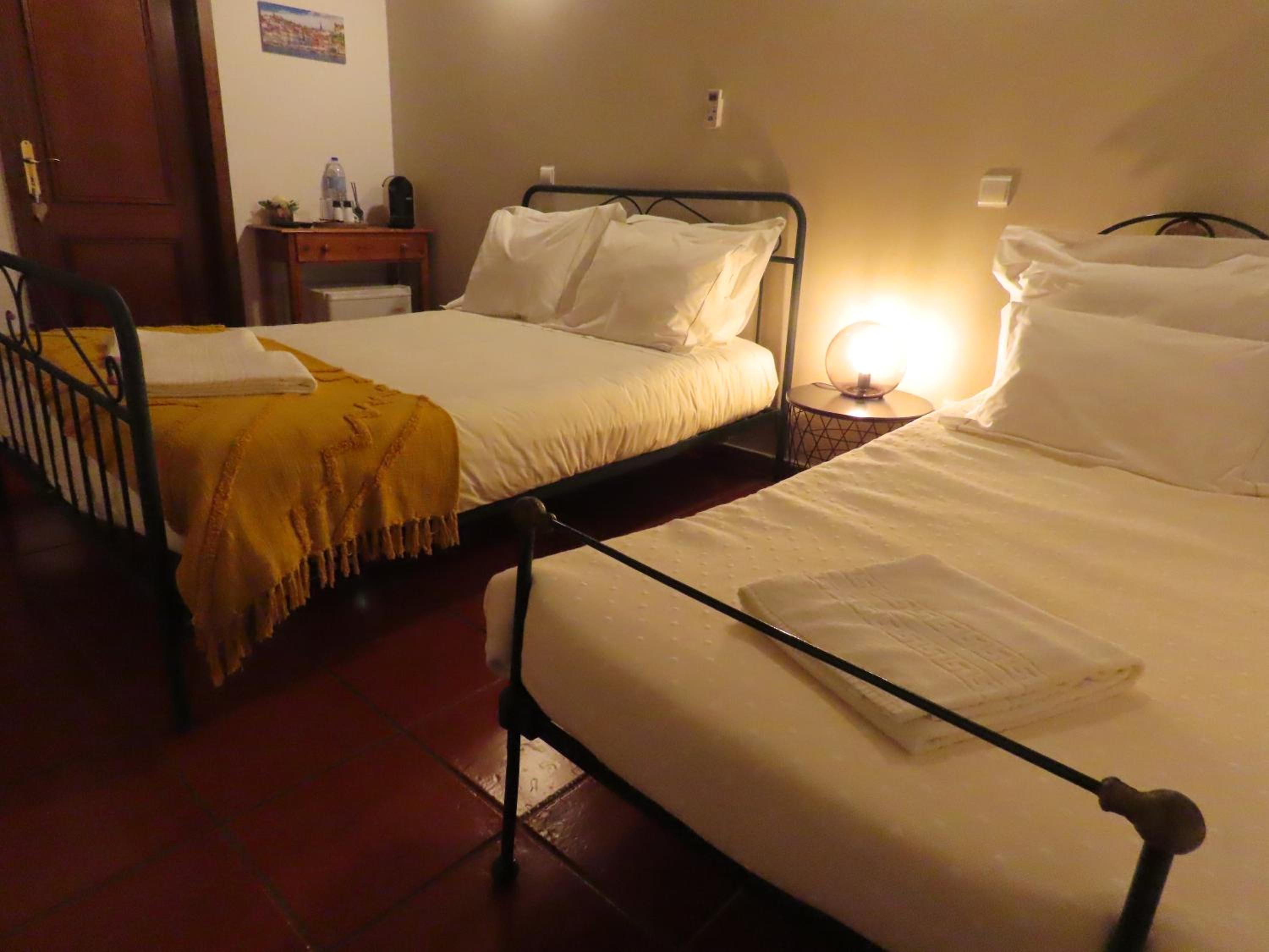 Family Room with Private Bathroom - Photo 6