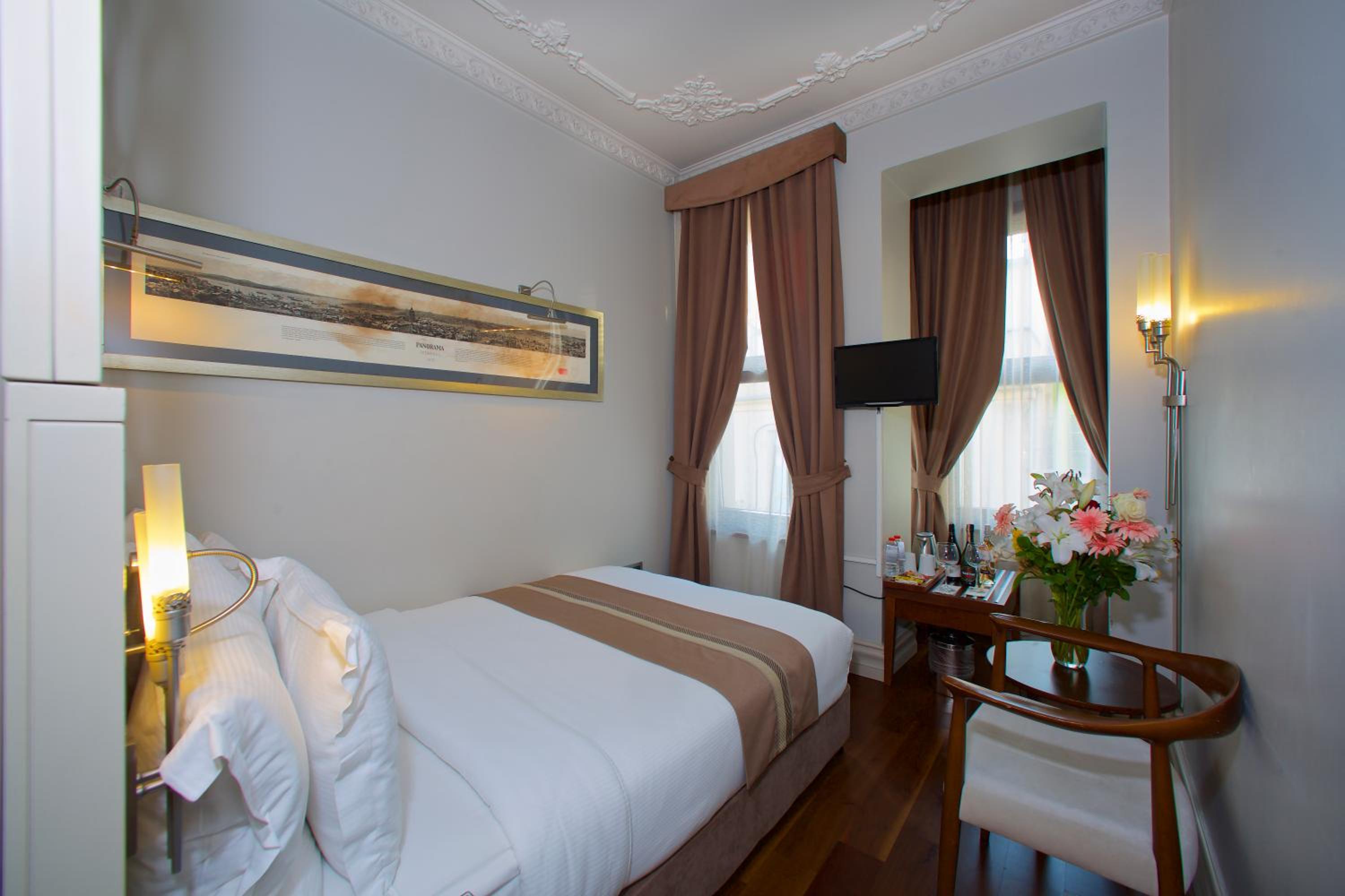 Economy Double Room photo 3
