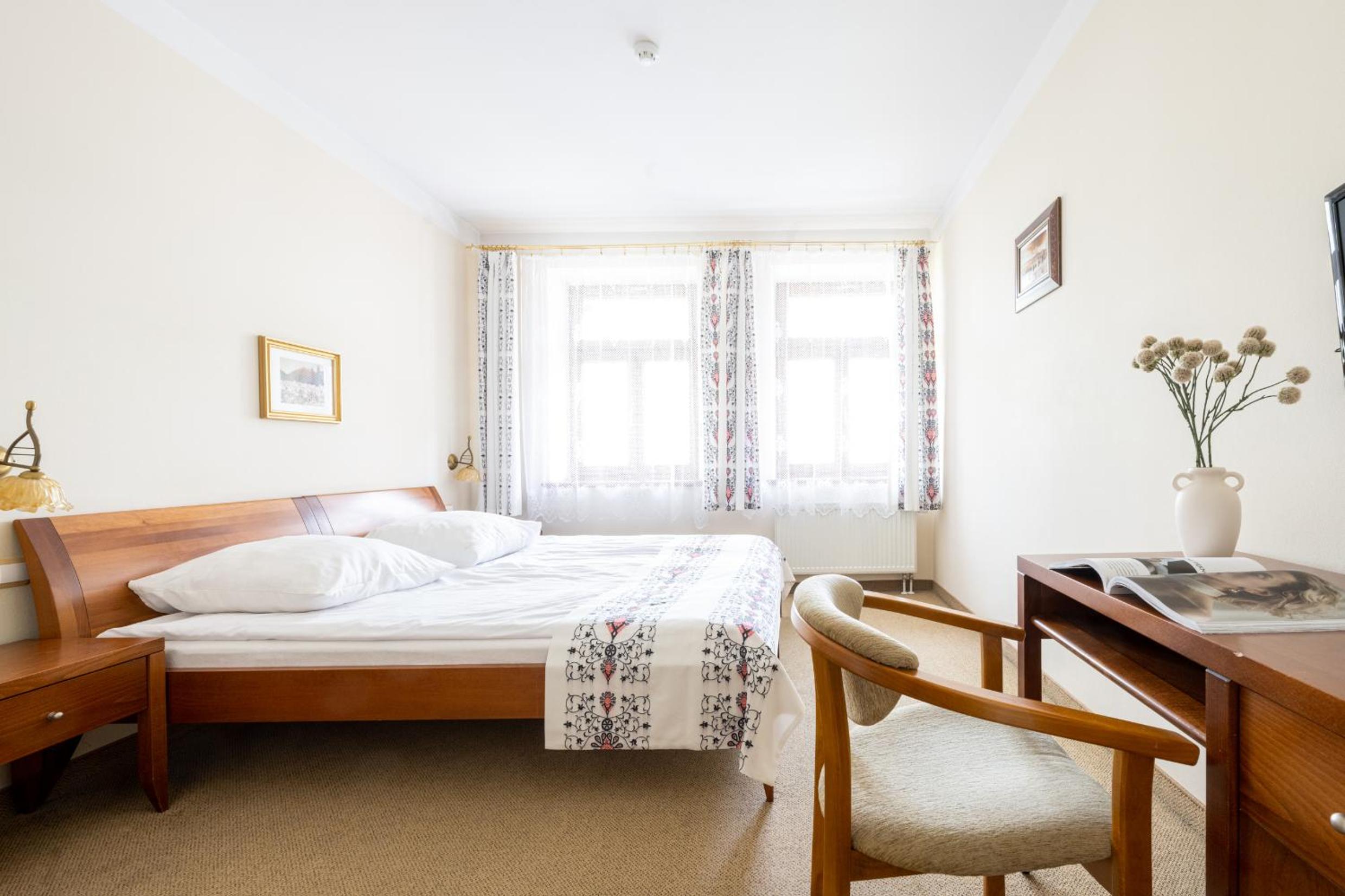 Double or Twin Room photo 2