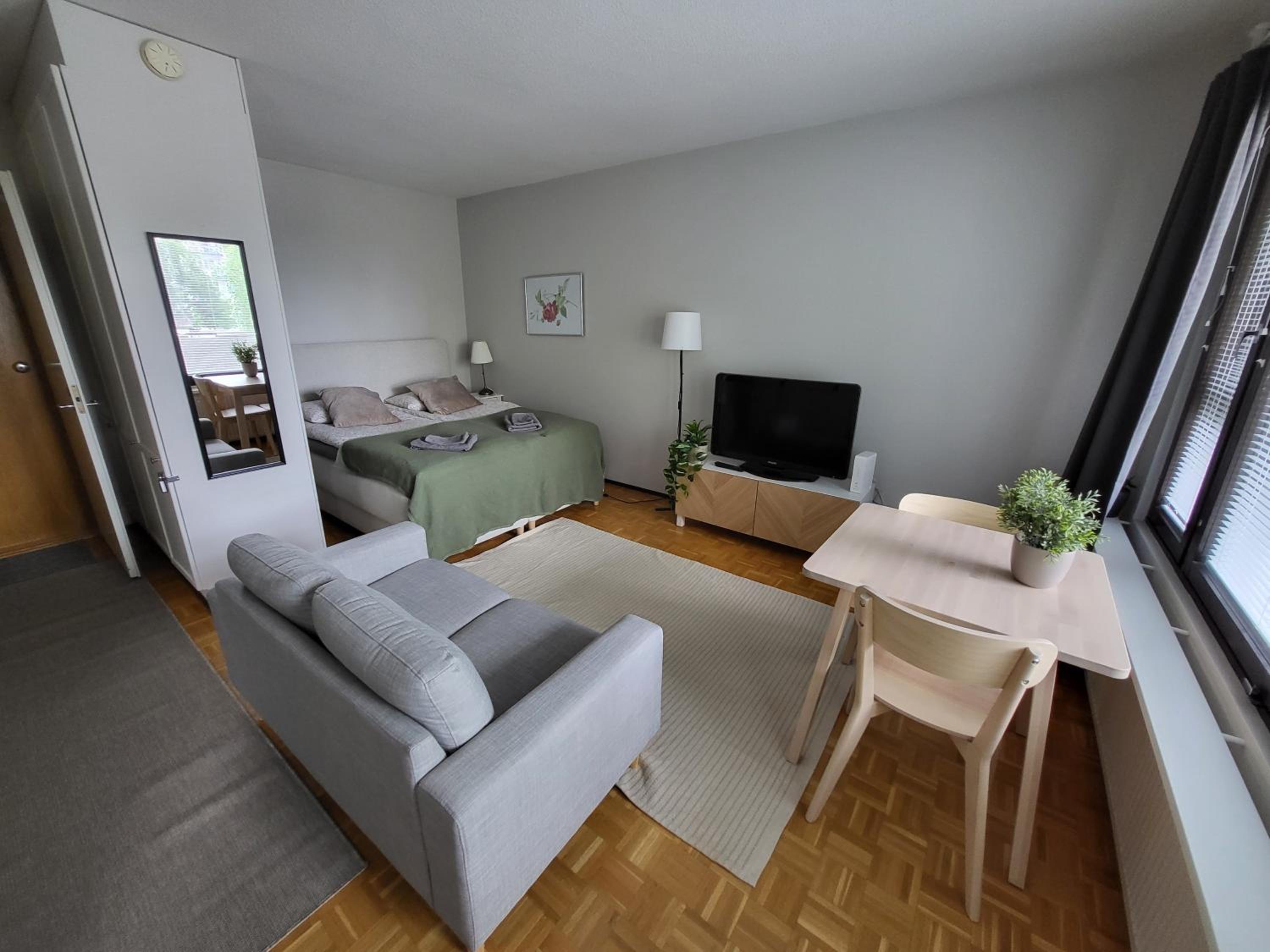 One-Bedroom Apartment photo 1
