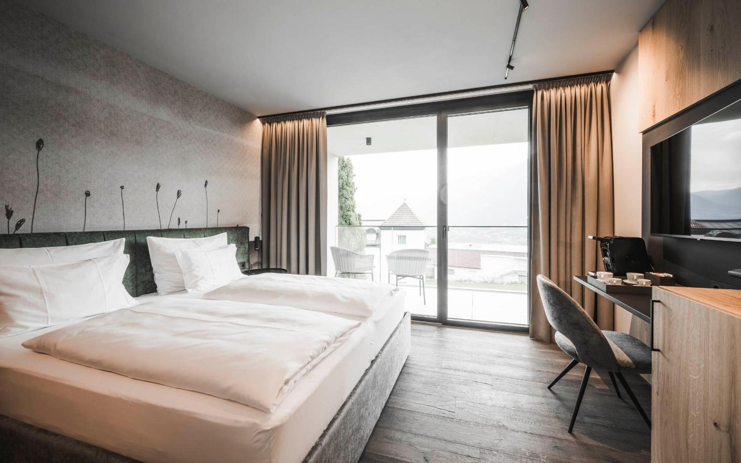 Suite with Private Sauna and Whirlpool (Upper Floor)