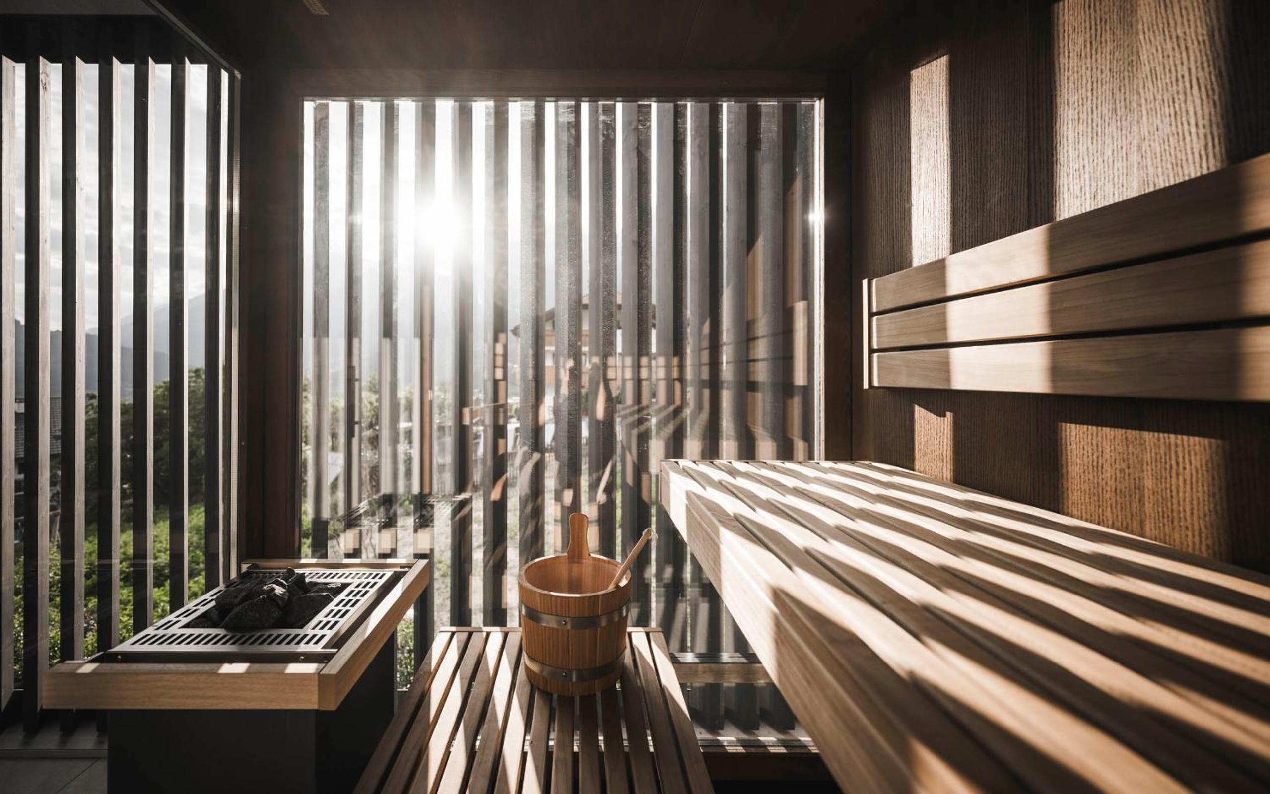 Suite with Private Sauna and Whirlpool (Top Floor) photo 3