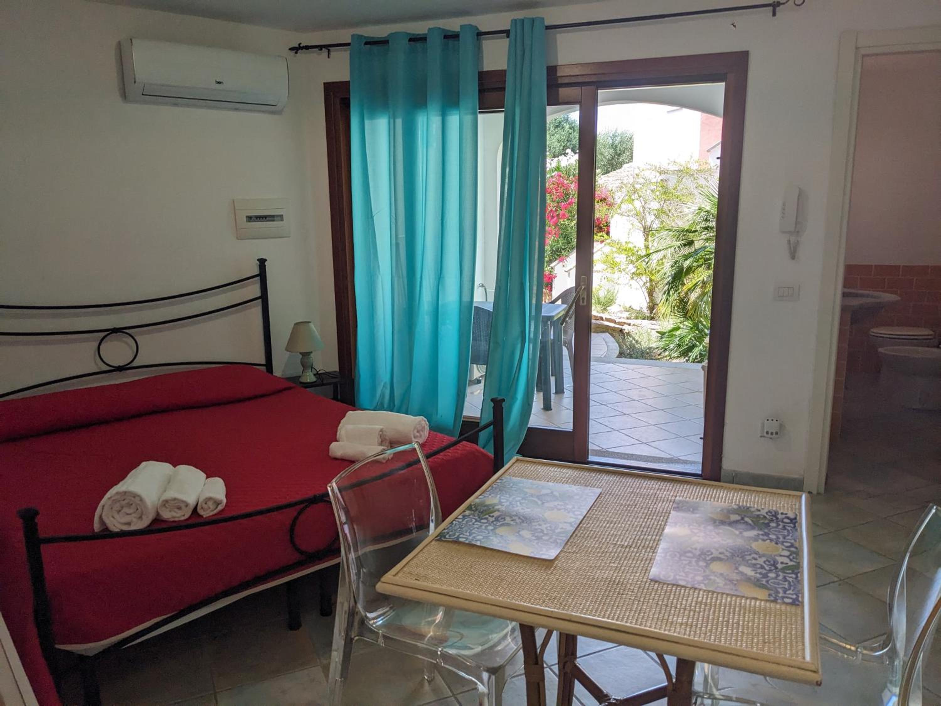 Studio Apartment photo 1