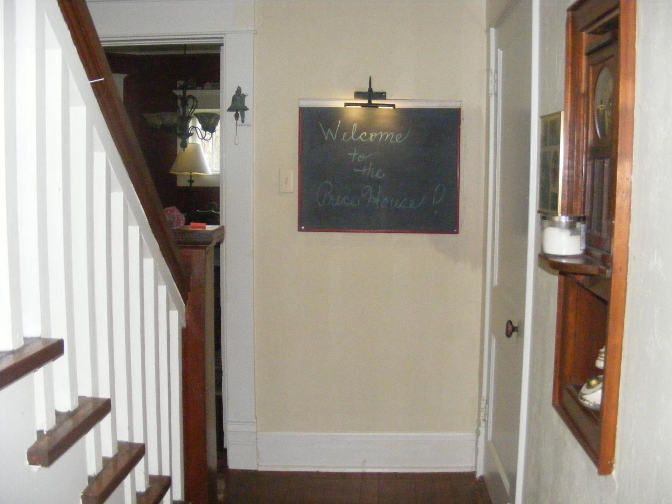 Three-Bedroom Suite - Photo 6