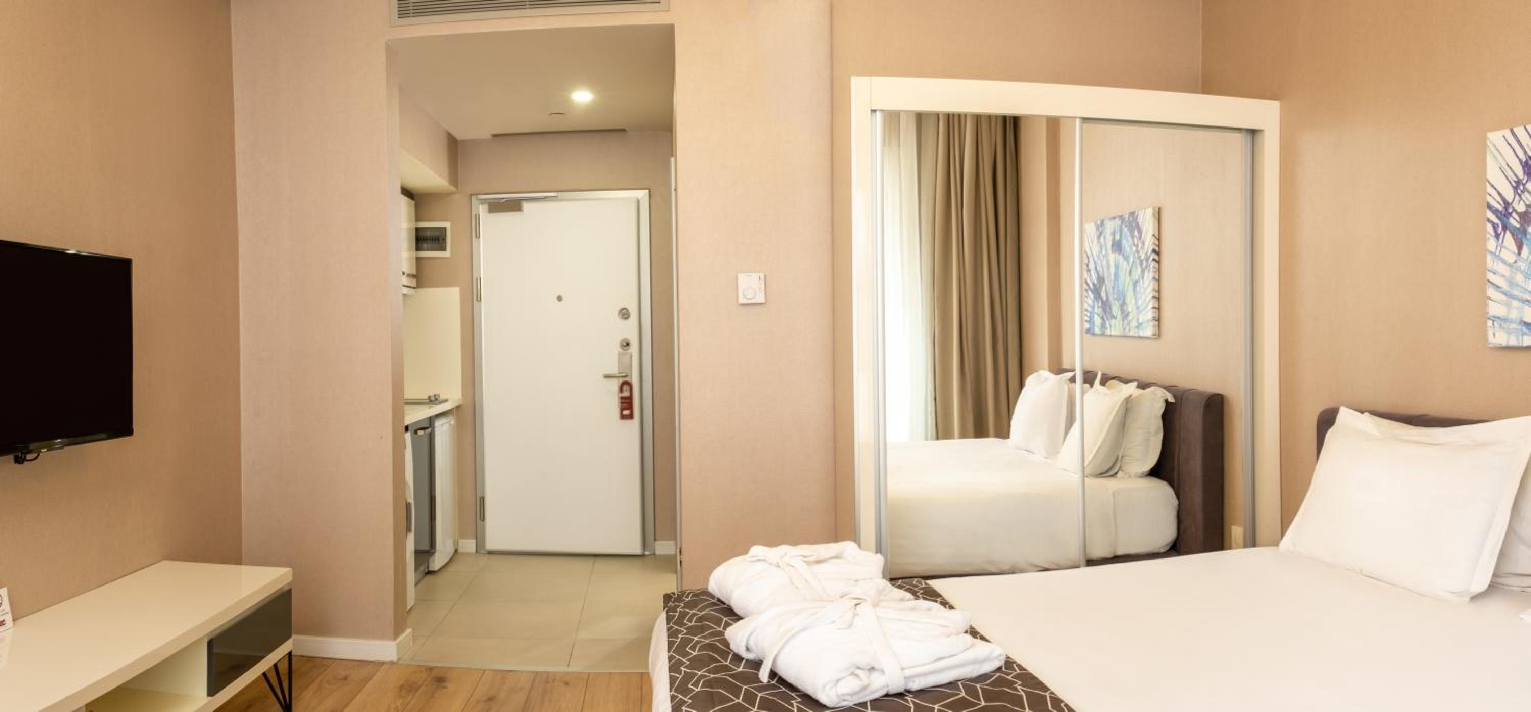 Standard Double Room photo 2