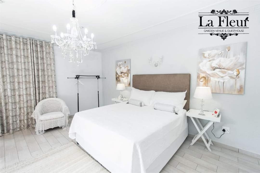 Luxury King Room photo 2