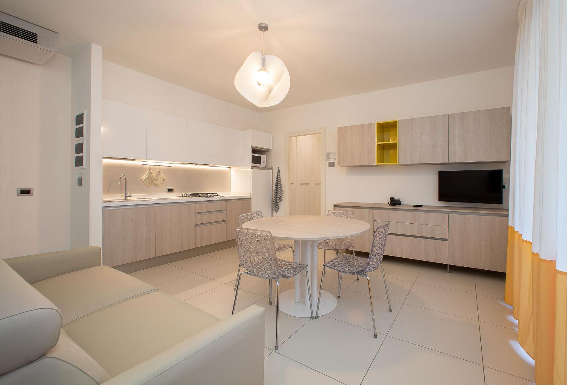 Deluxe Two-Bedroom Apartment (7 Adults)  - Photo 7