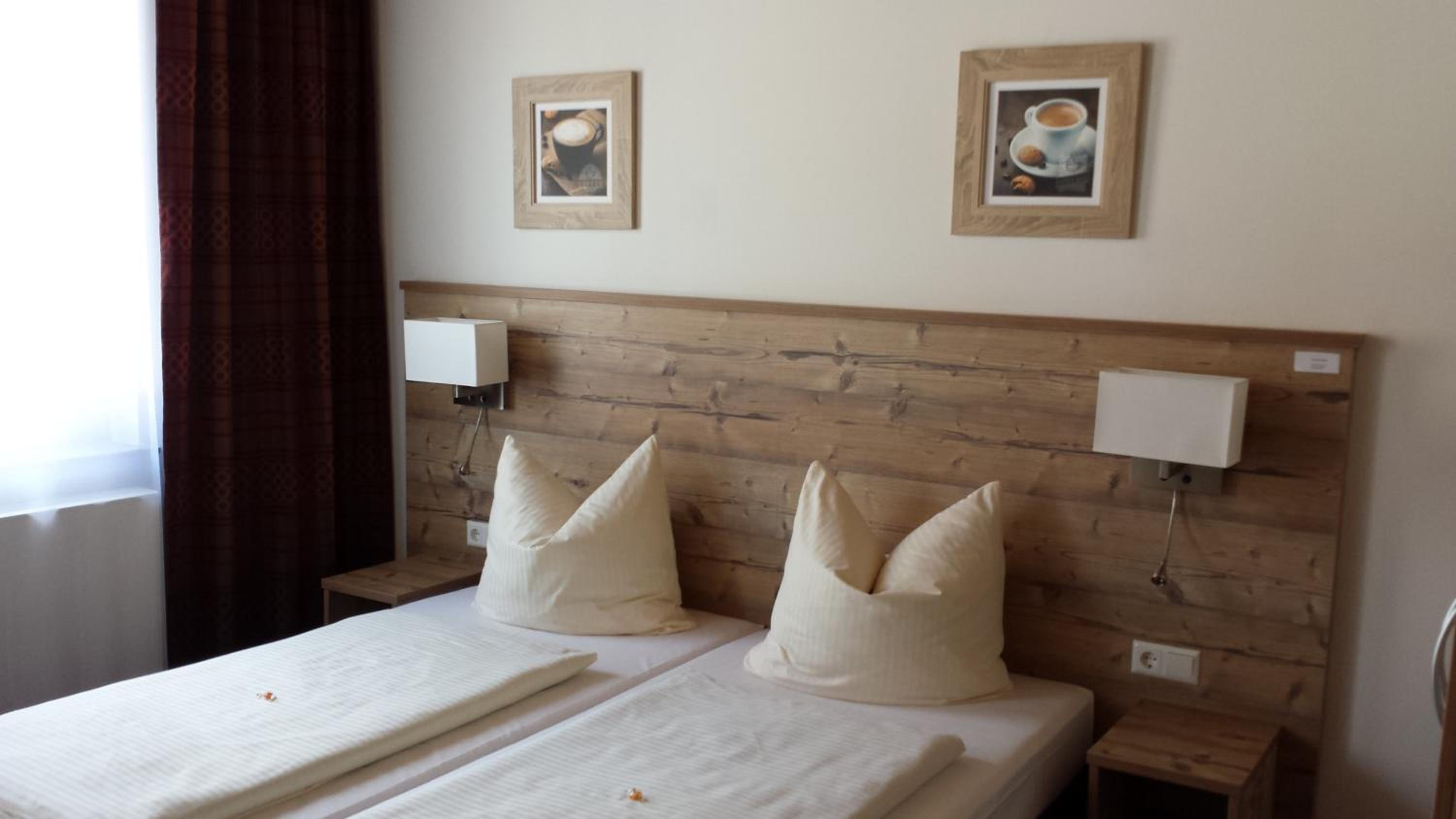 Double Room - Photo 8