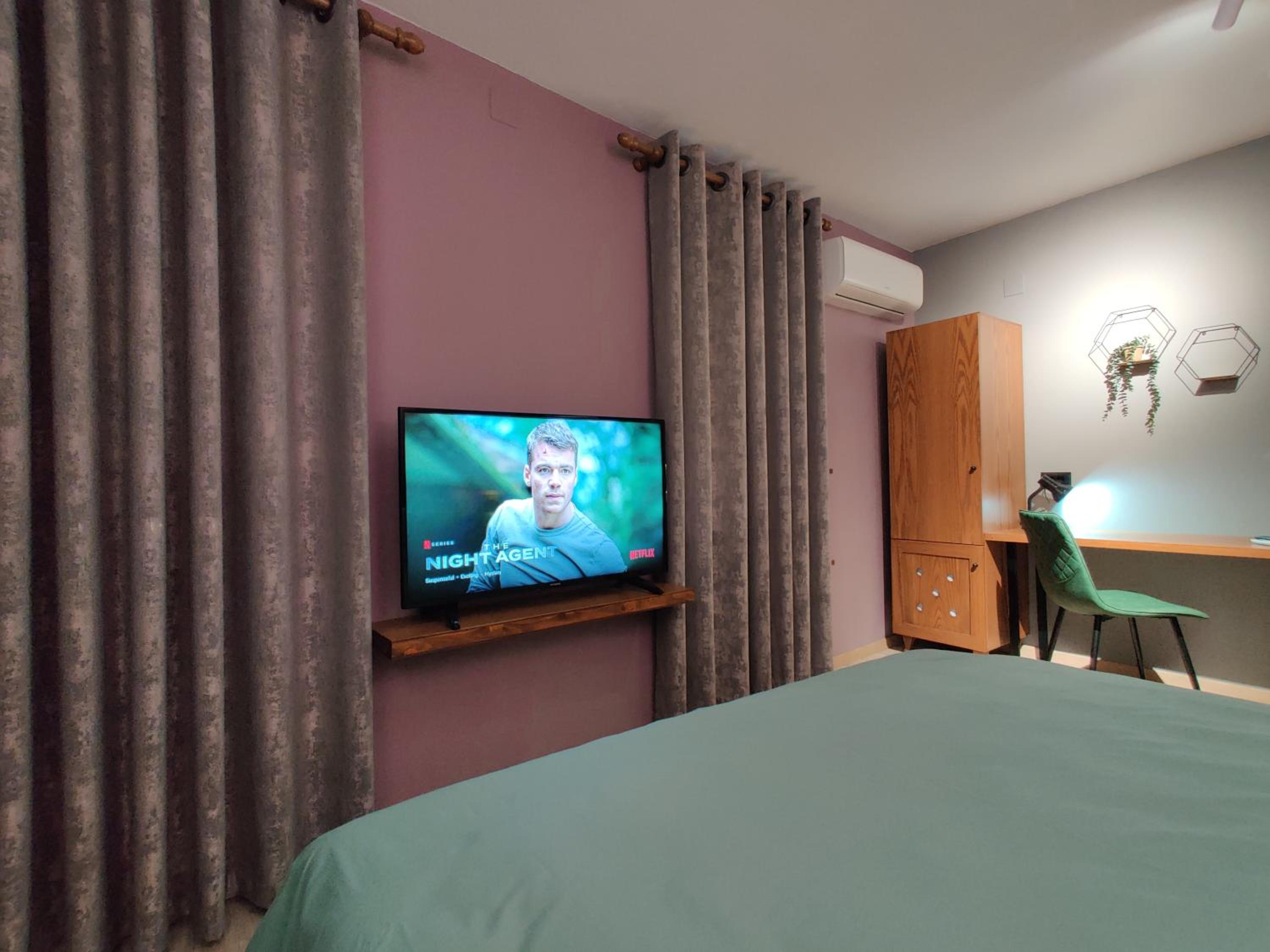 Standard King Room photo 3