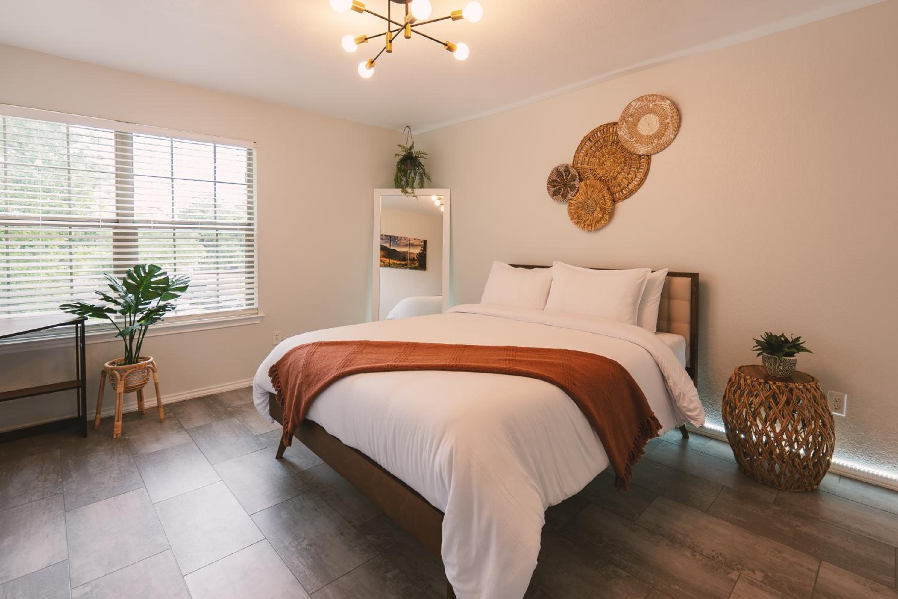 Four-Bedroom House photo 2