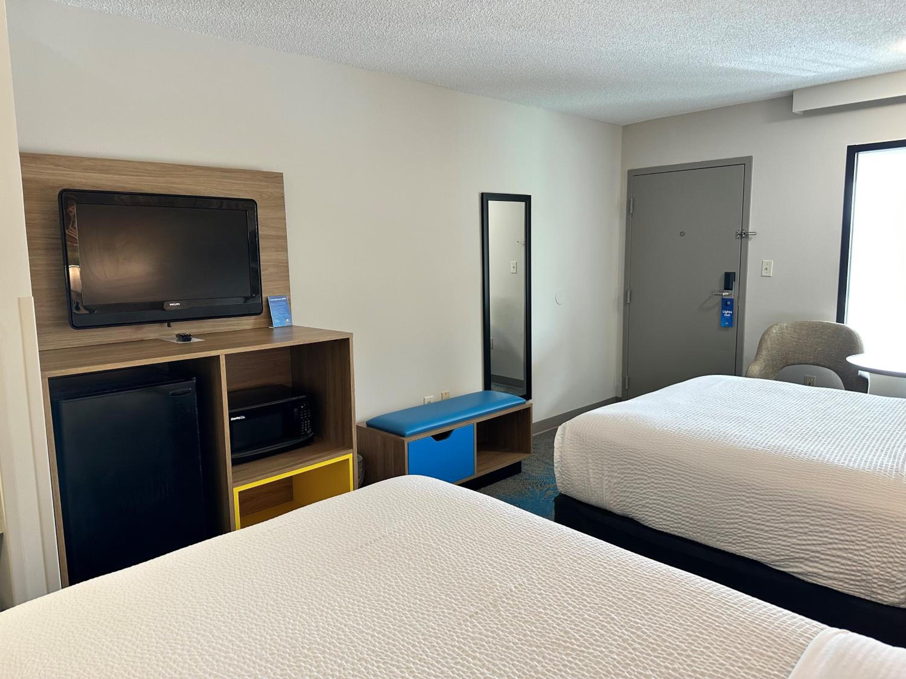 Double Room with Two Double Beds - Non-Smoking - Photo 5