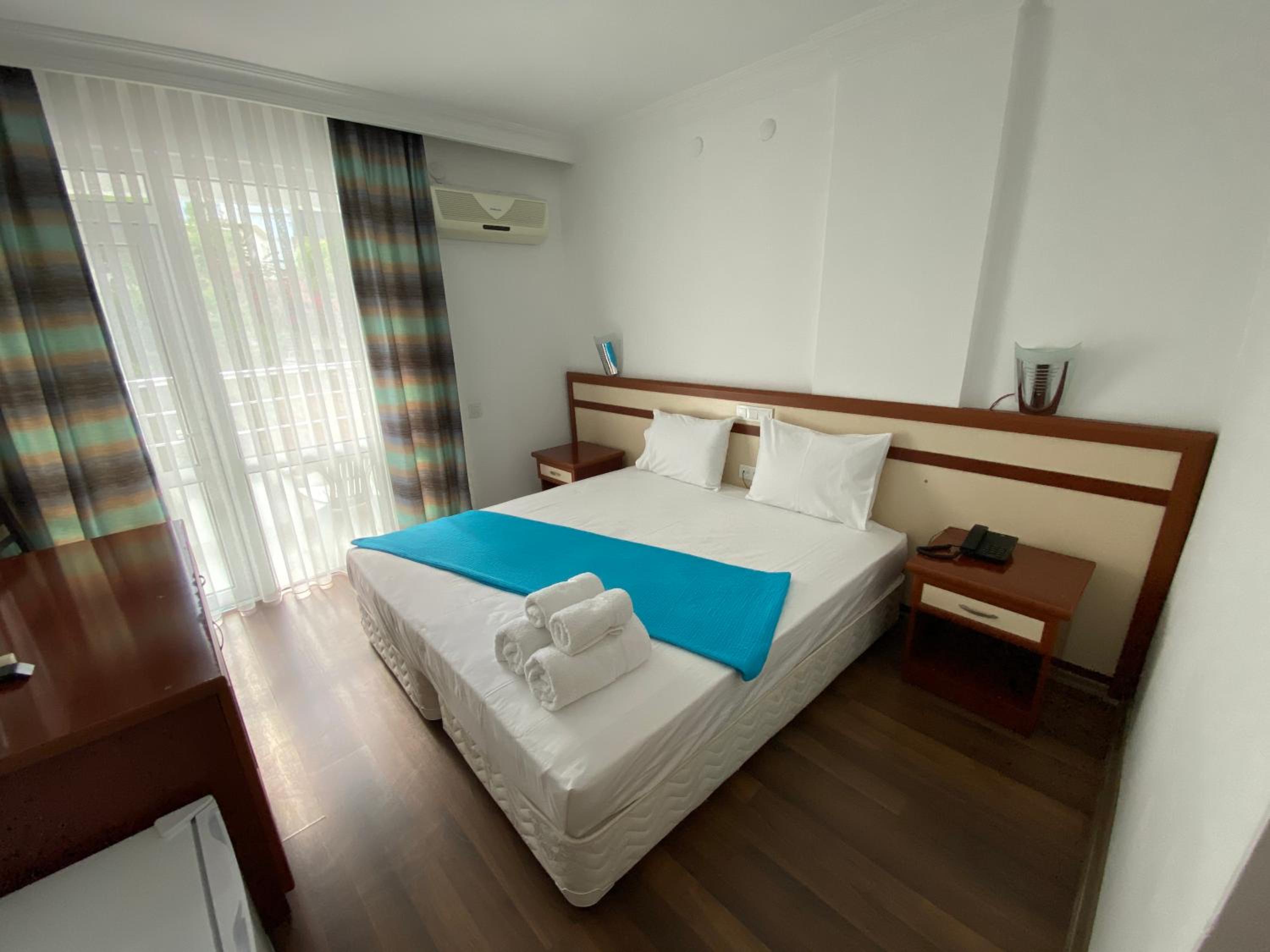Double Room with Mountain View - Photo 1