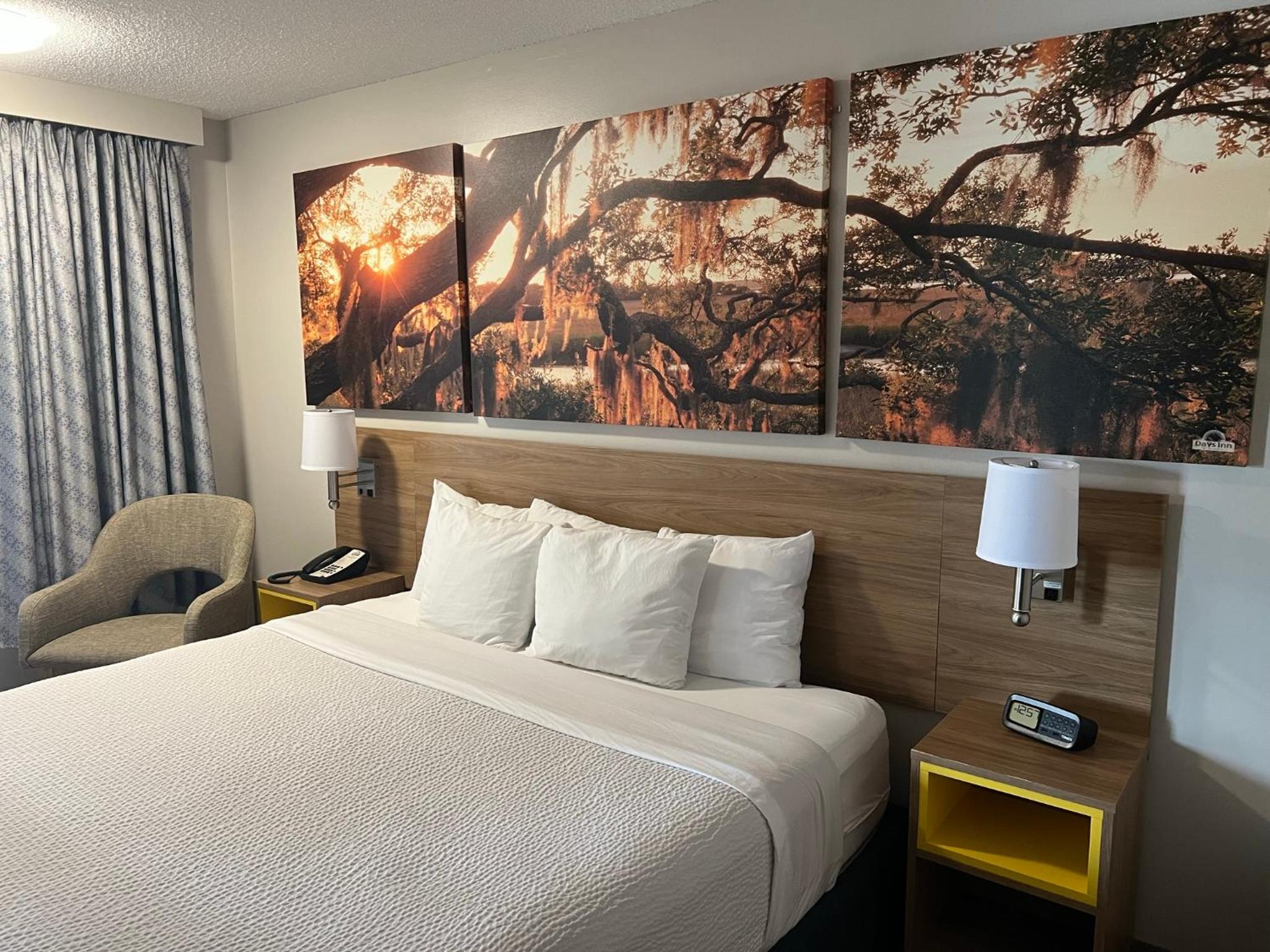 King Room - Disability Access/Non-Smoking - Photo 7