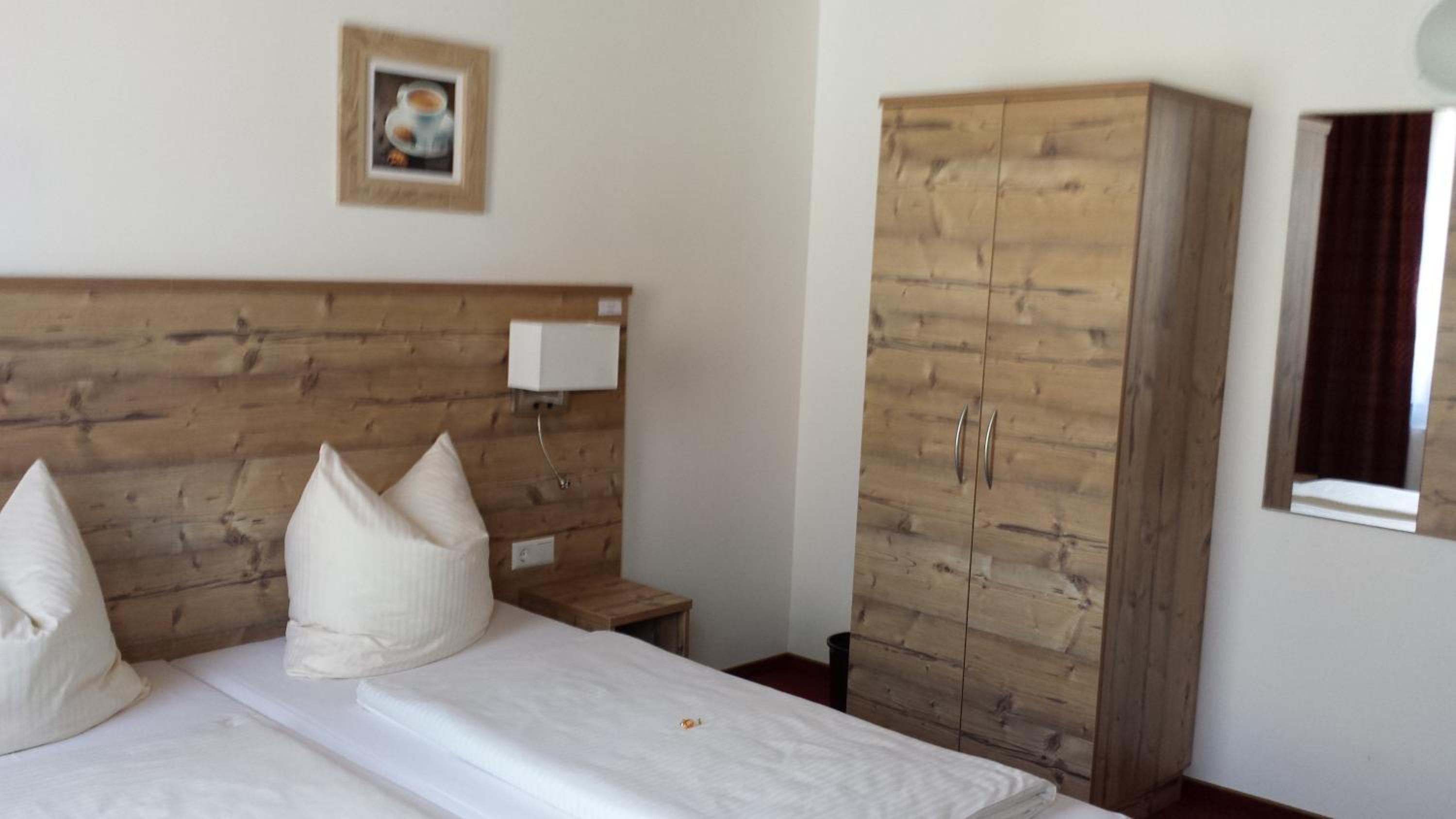 Double Room - Photo 7