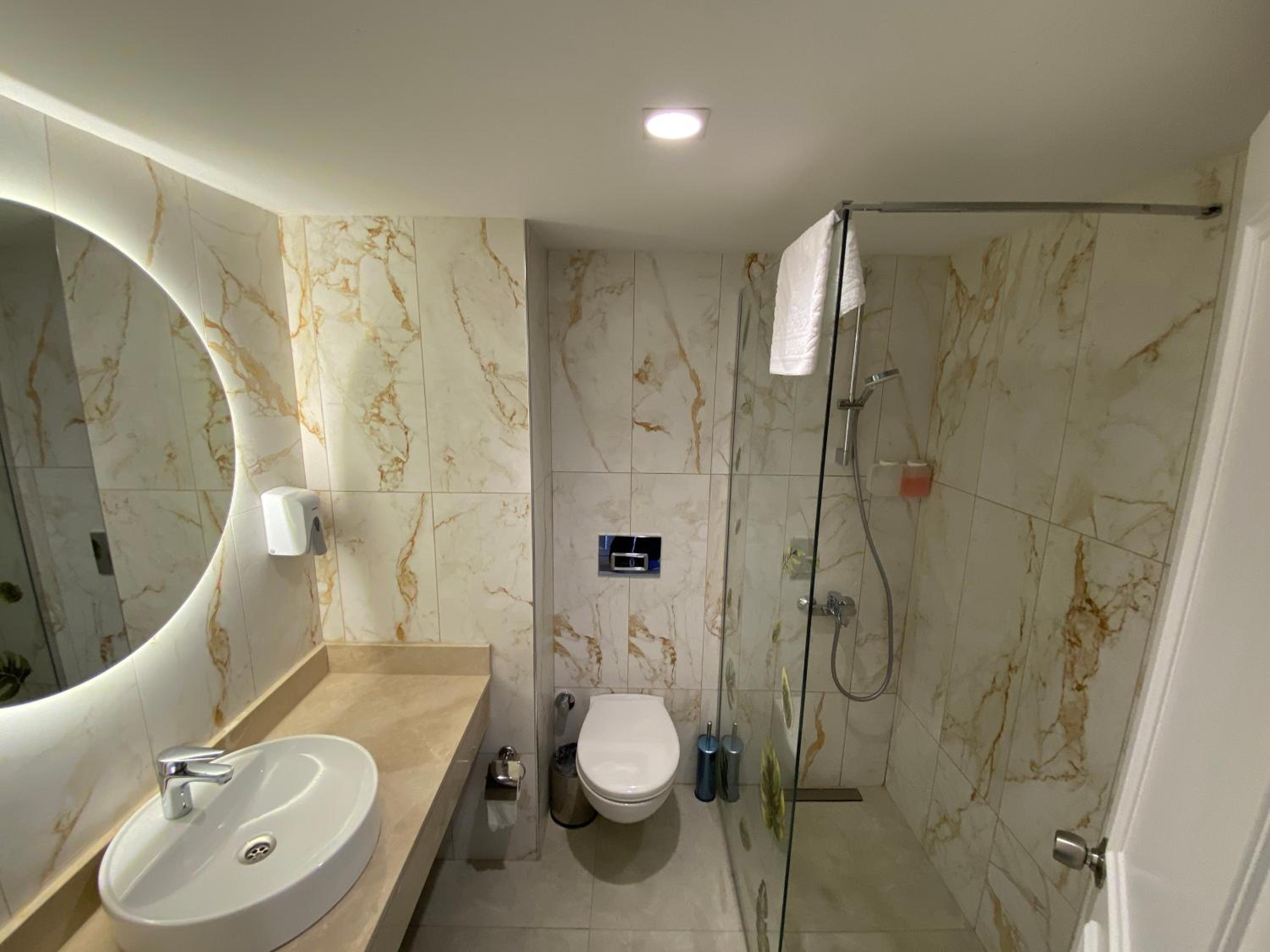 Deluxe Double Room with Sea View - Photo 6
