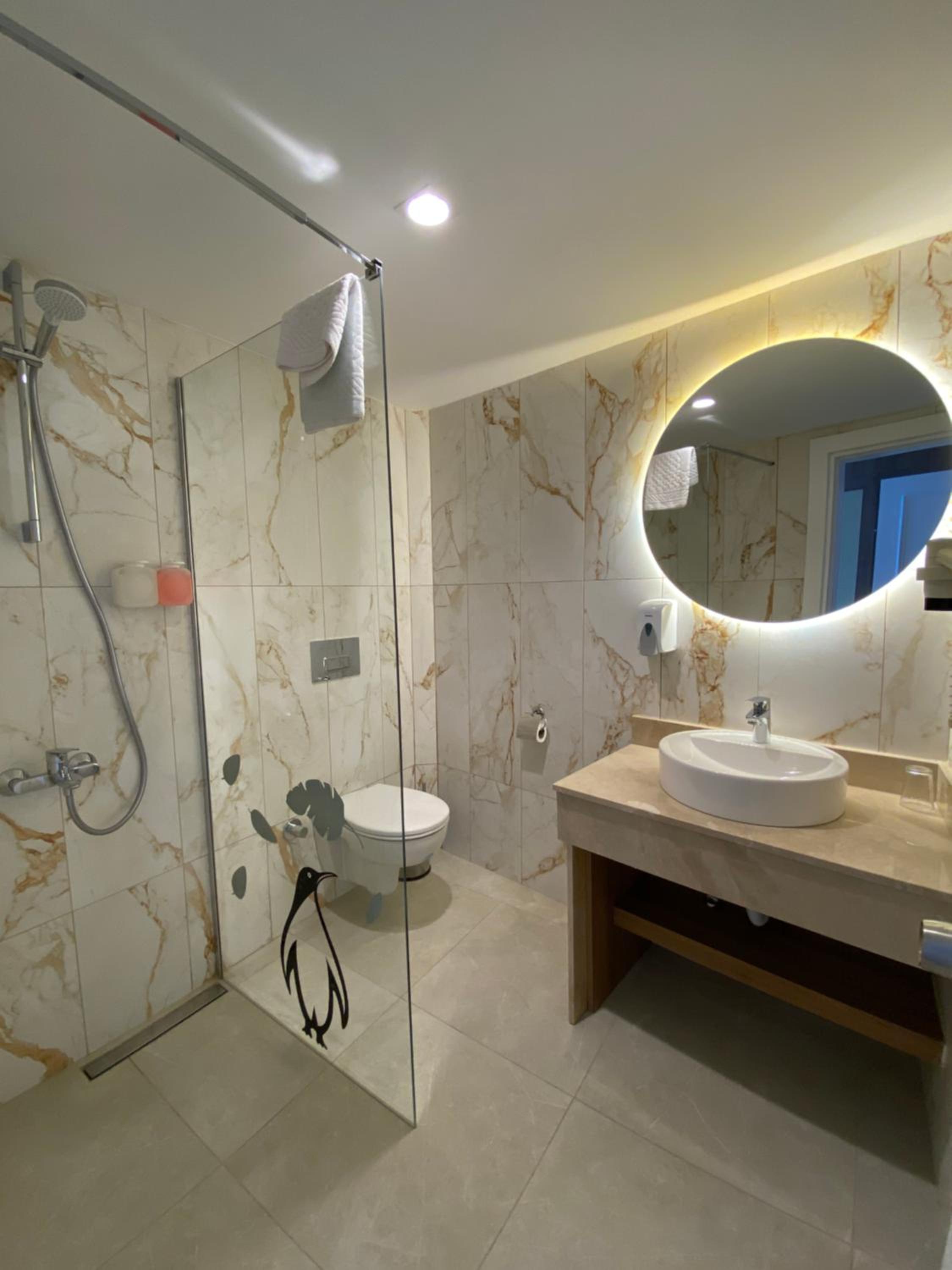 Deluxe Double Room with Sea View - Photo 7
