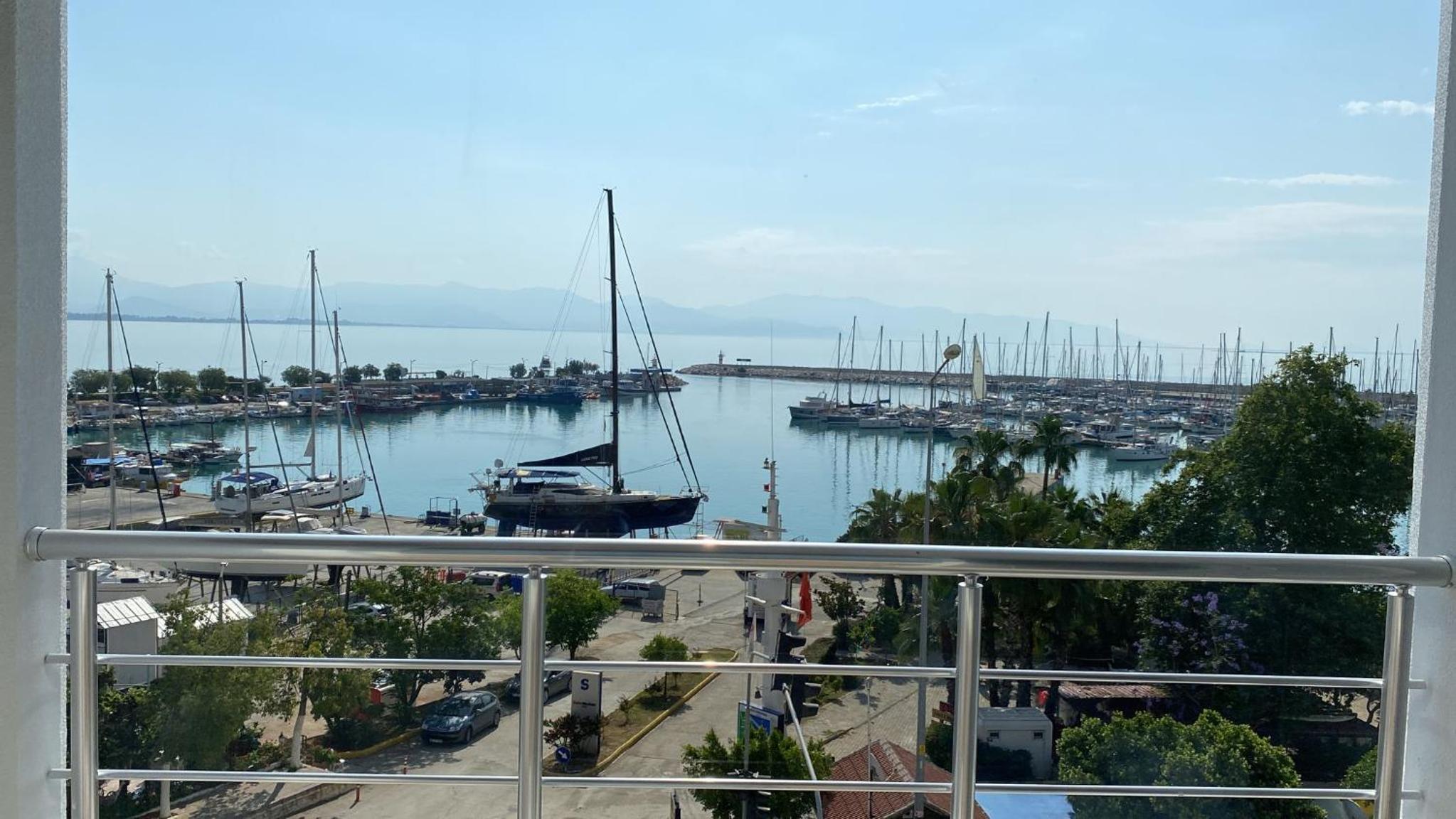 Deluxe Double Room with Sea View - Photo 10