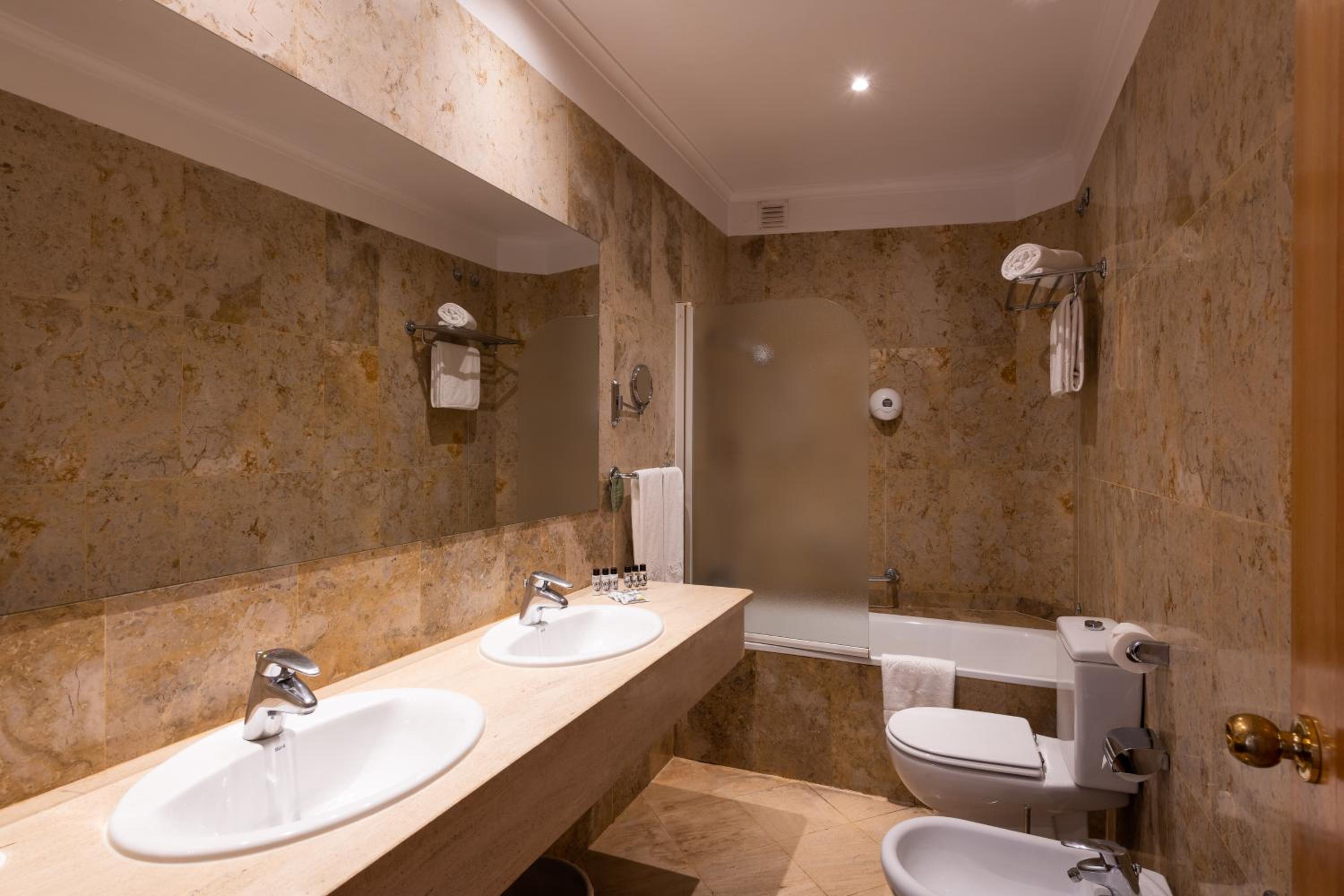 Triple Room - Photo 5
