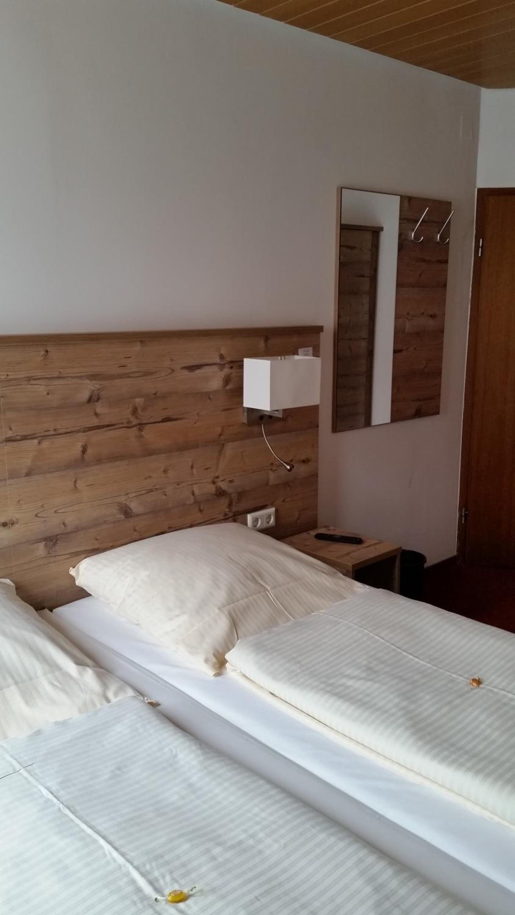 Double Room - Photo 5
