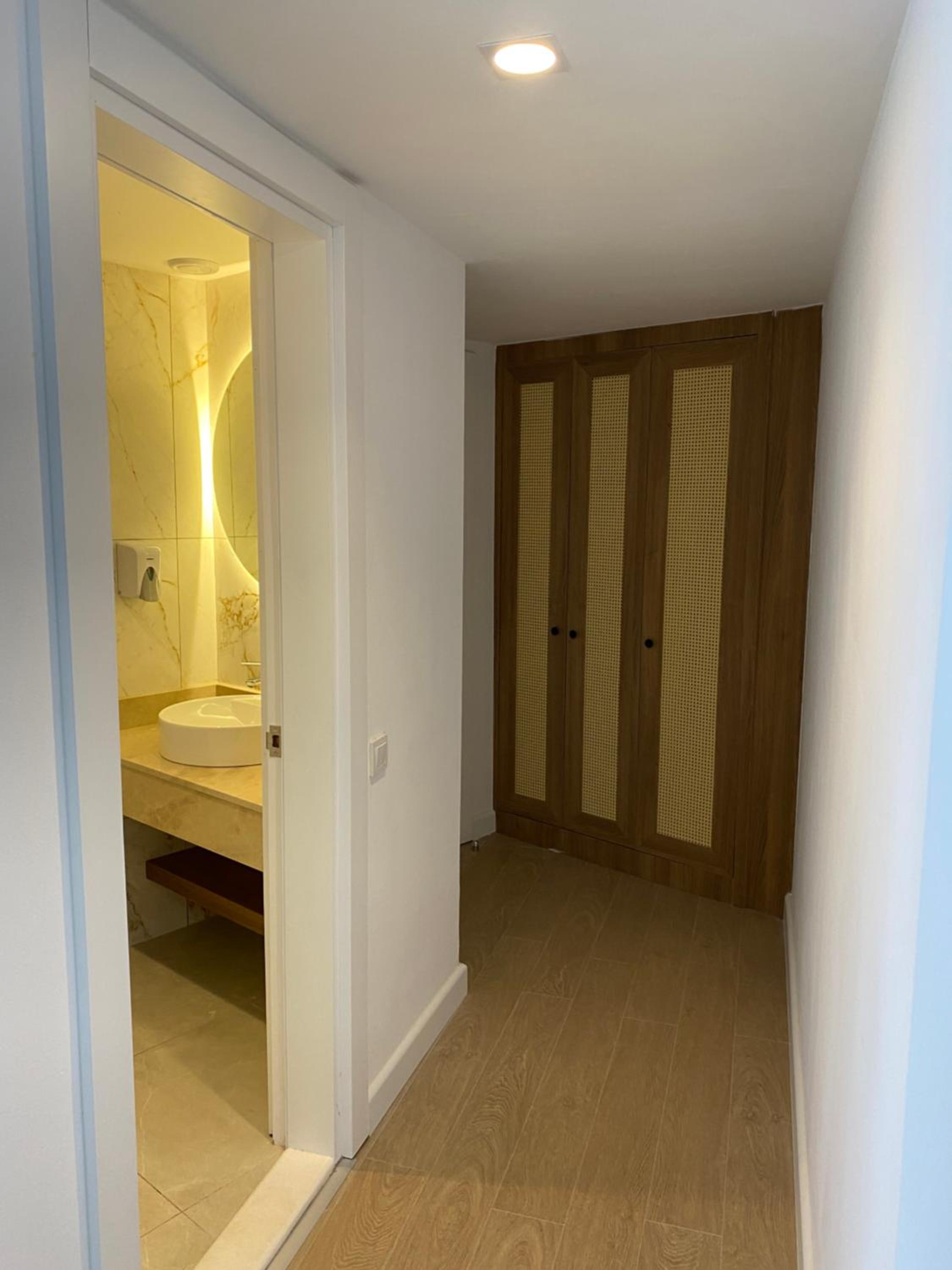 Deluxe Double Room with Sea View - Photo 13