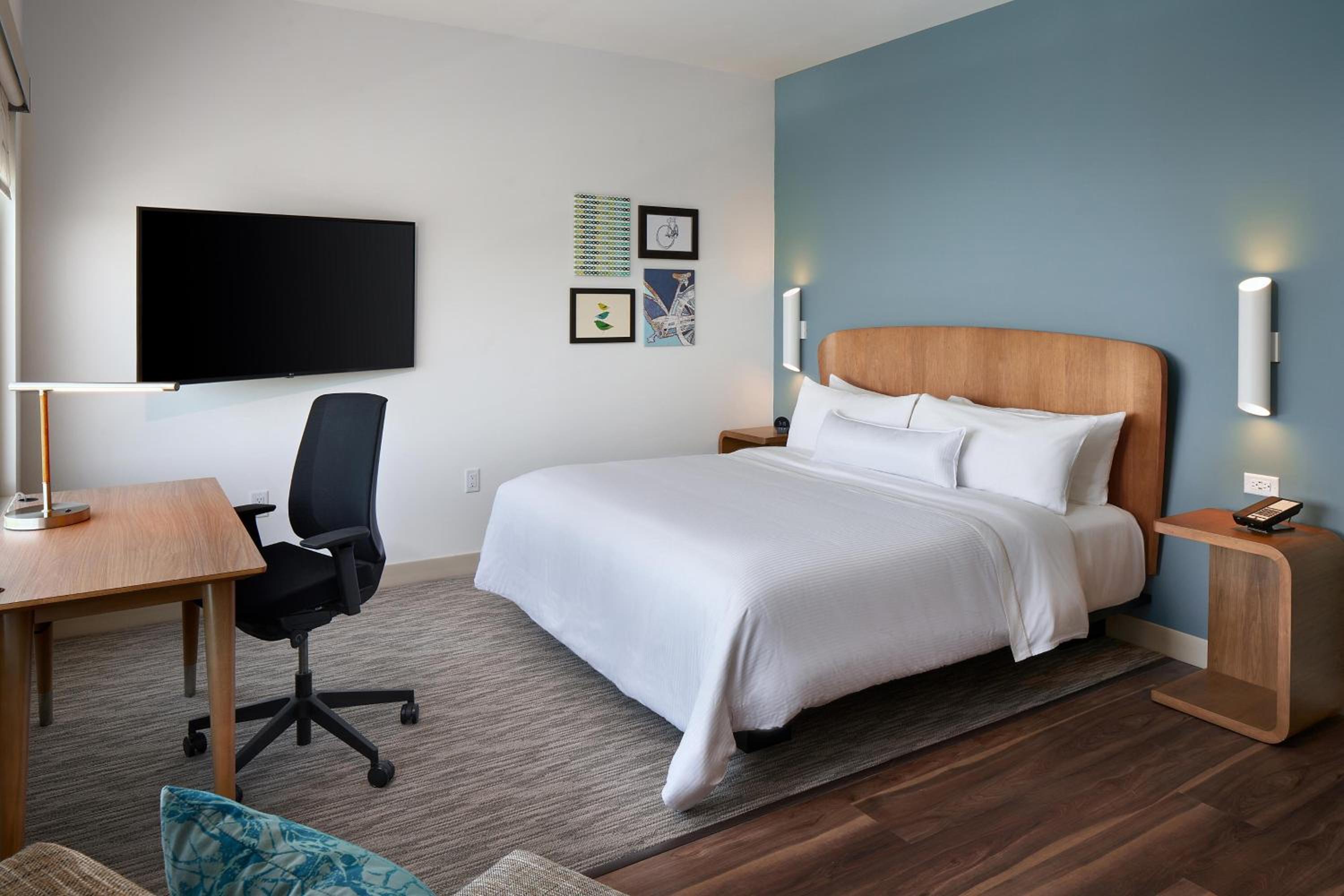 Standard King Room - Hearing Accessible